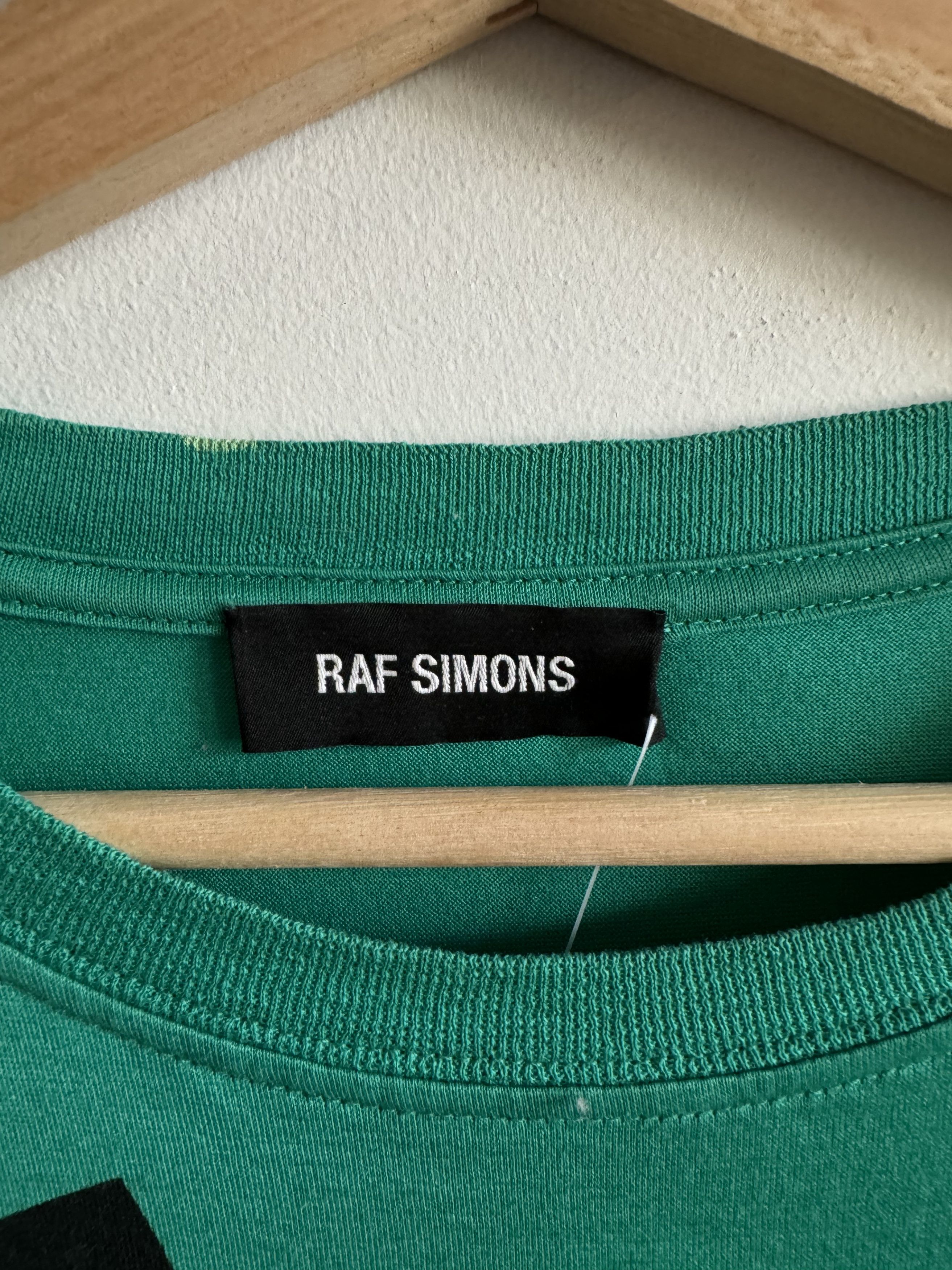 Raf Simons ss19 Raf Simons Asymmetric Sleeve Size S Size US S / EU 44-46 / 1 - 7 Thumbnail