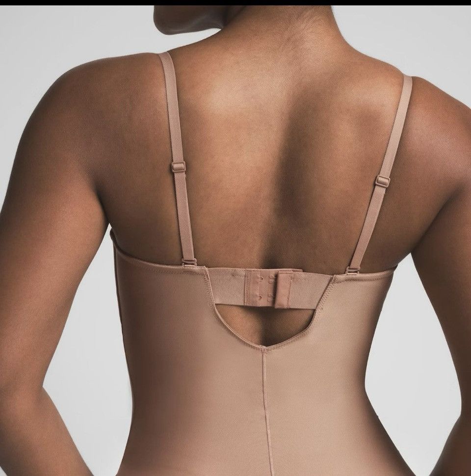 SKIMS NWT Skims Body Underwire Thong Bodysuit Sienna S ( SOLD OUT) Size S / US 4 / IT 40 - 4 Thumbnail