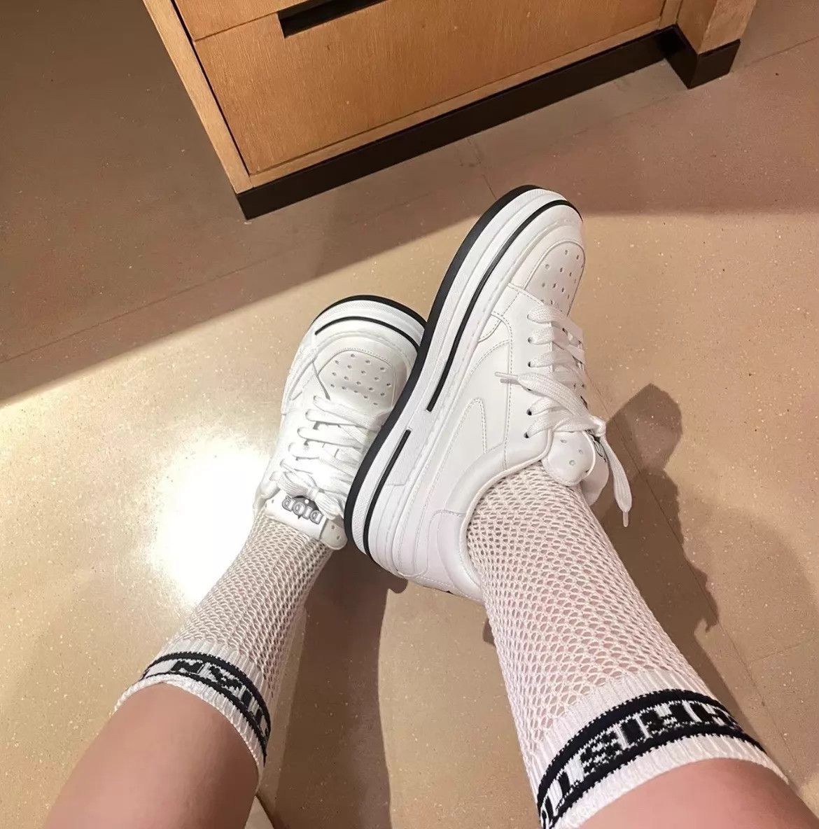 Dior DIOR white calfskin soft cute versatile sneakers Size US 8.5 / IT 38.5 - 7 Thumbnail