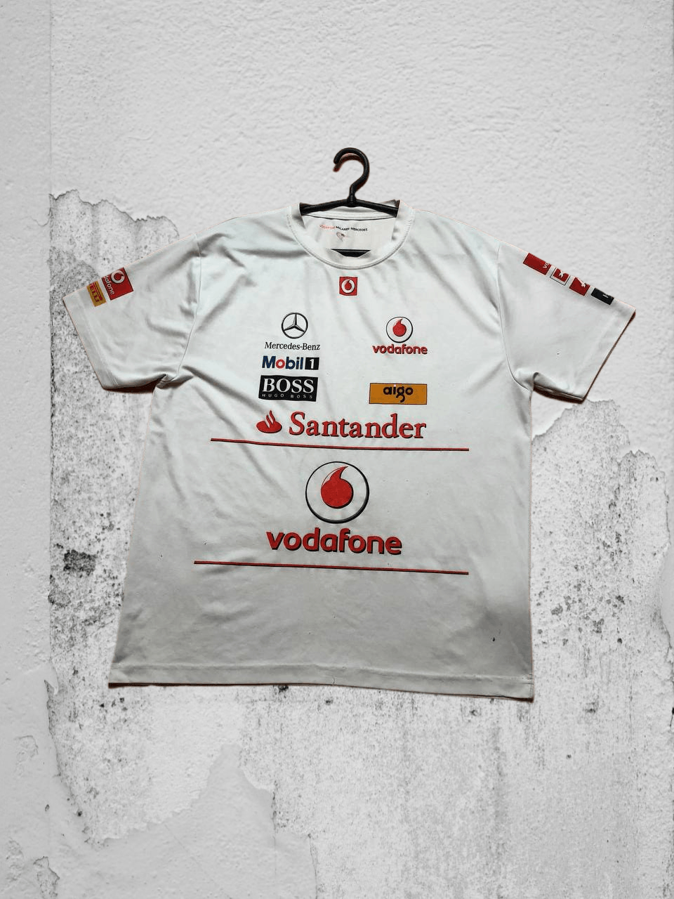Mercedes-Benz Vintage white T-shirt Y2K Vodafone McLaren Mercedes-Benz Size US XL / EU 56 / 4 - 1 Thumbnail