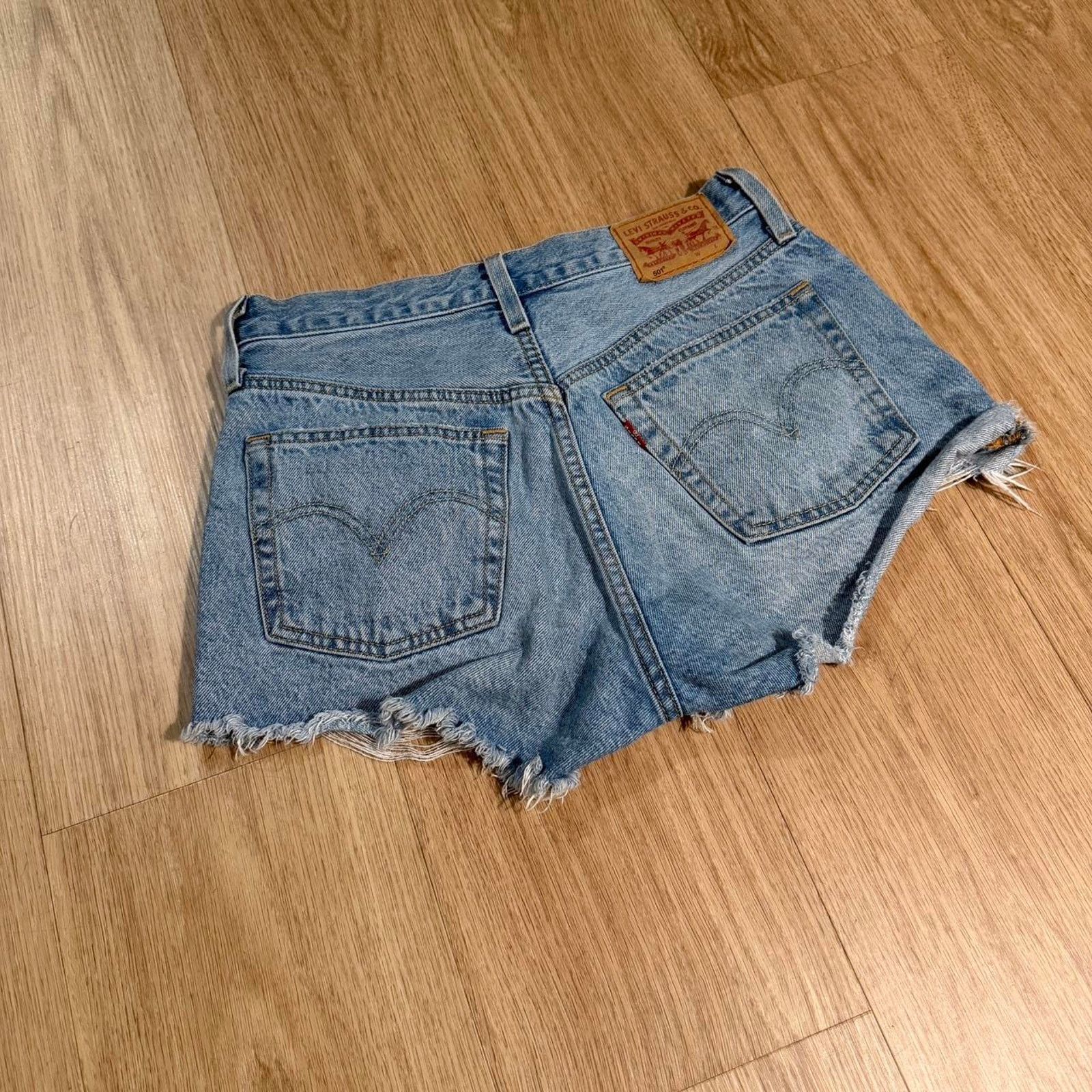 Levi's Levis 501 distressed cutoff denim Size 26" / US 2 / IT 38 - 3 Thumbnail