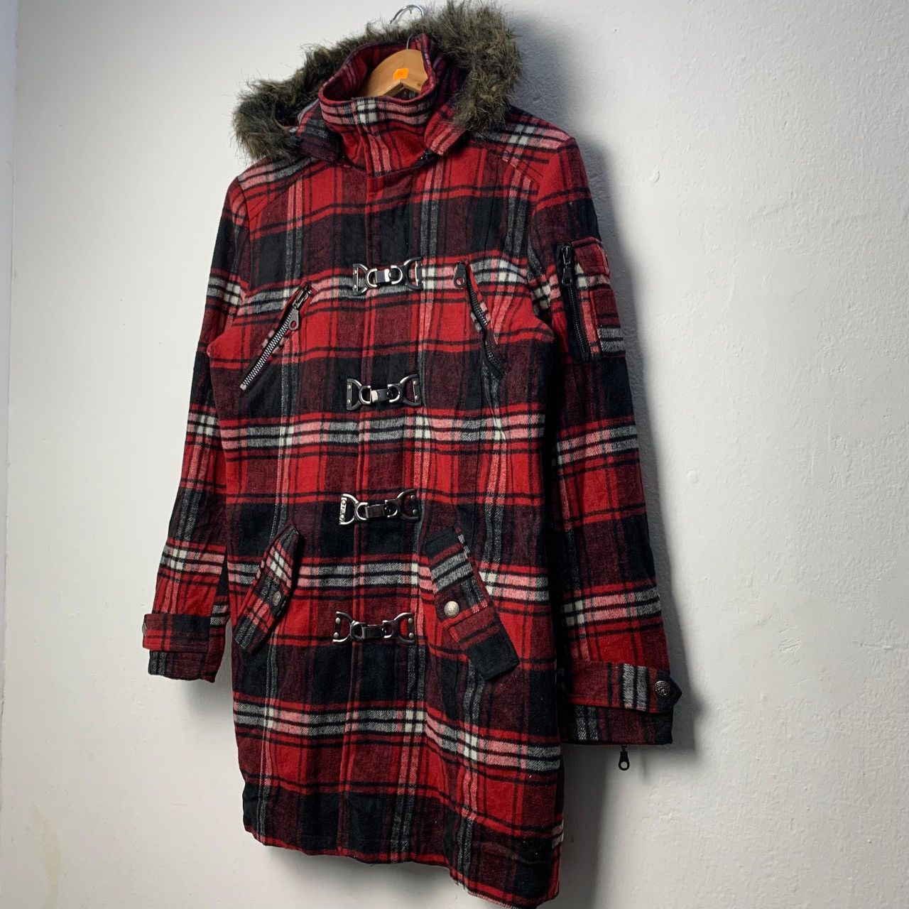 In The Attic "In The Attic" Red Tartan Hooded Wool Duffle Coat Size US M / EU 48-50 / 2 - 3 Thumbnail