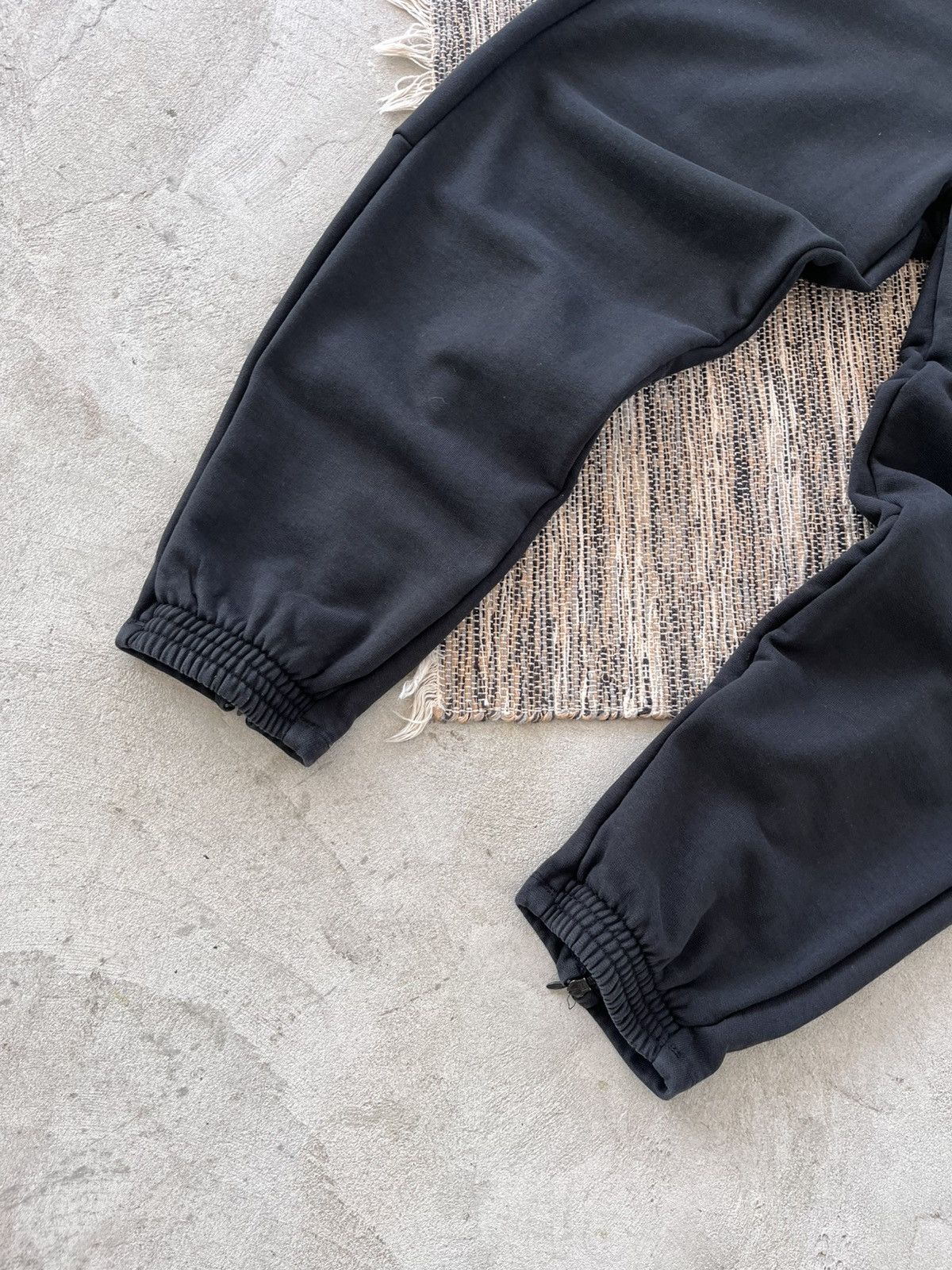 Adidas × Vintage Vintage Adidas Sweatpants Black Y2K Baggy Fit Rare pants Size 32" / US 10 / IT 46 - 7 Thumbnail