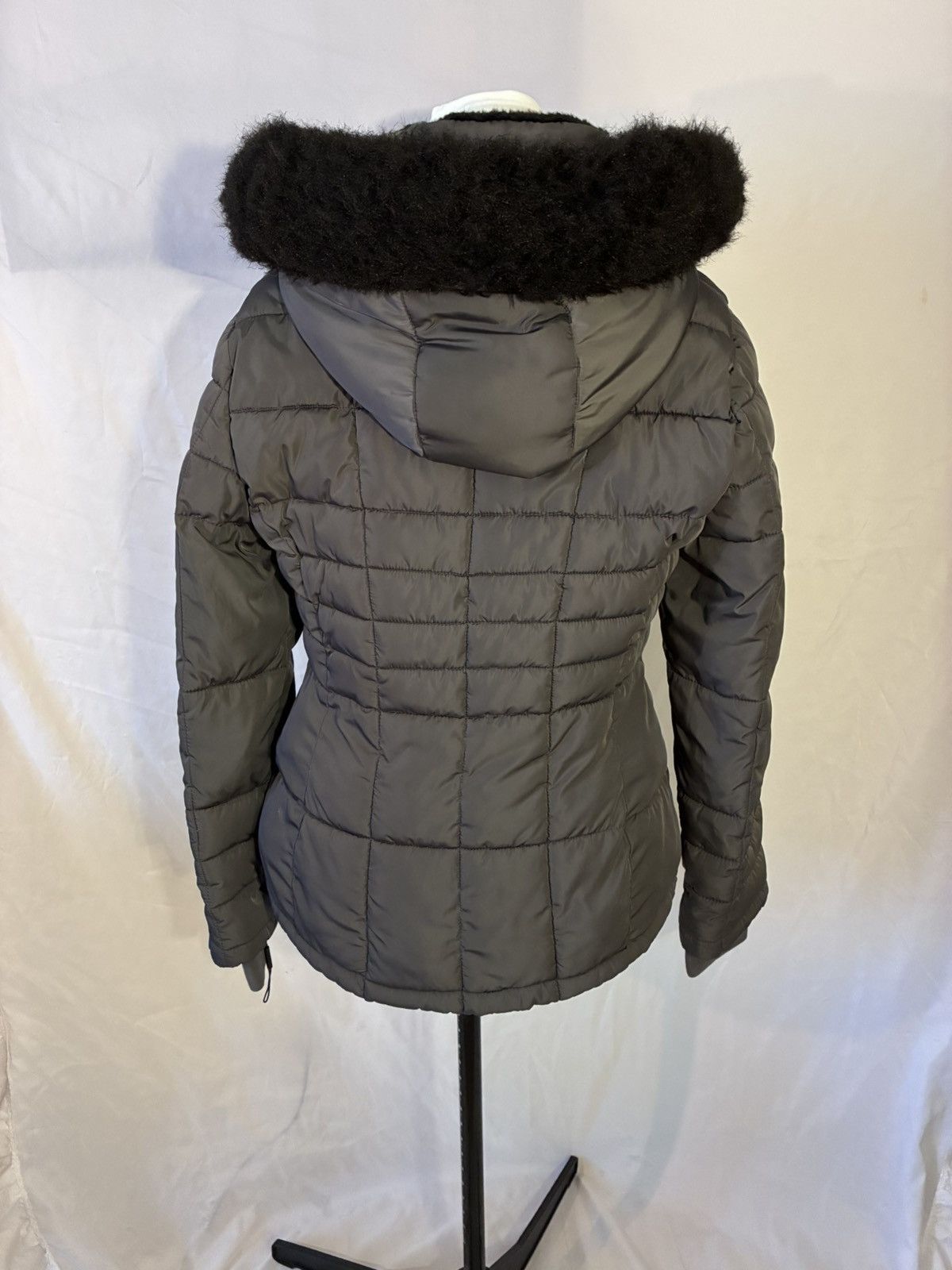 Calvin Klein Calvin Klein 2 Degree Warm Faux Fur Removable Hood Puff Coat Size M / US 6-8 / IT 42-44 - 9 Thumbnail