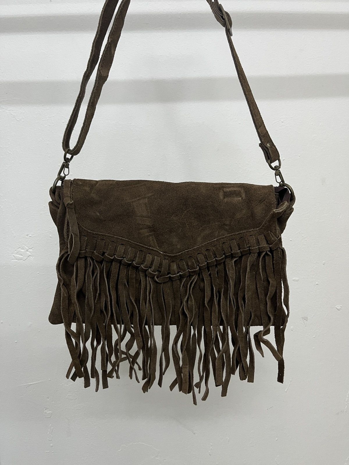 GOA 2000s GOA Fringe Brown Cowhide Suede Leather Sling Bag Size ONE SIZE - 4 Thumbnail