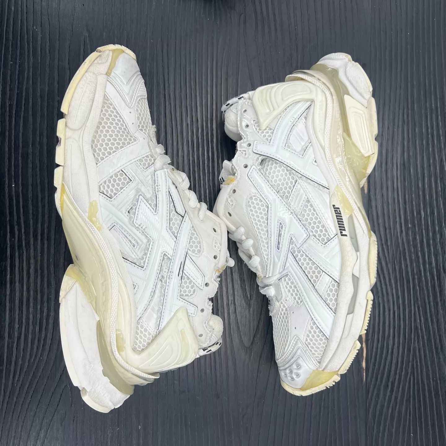 Balenciaga Balenciaga Runner White 42 Side Sponge Wear Size US 9 / EU 42 - 3 Thumbnail
