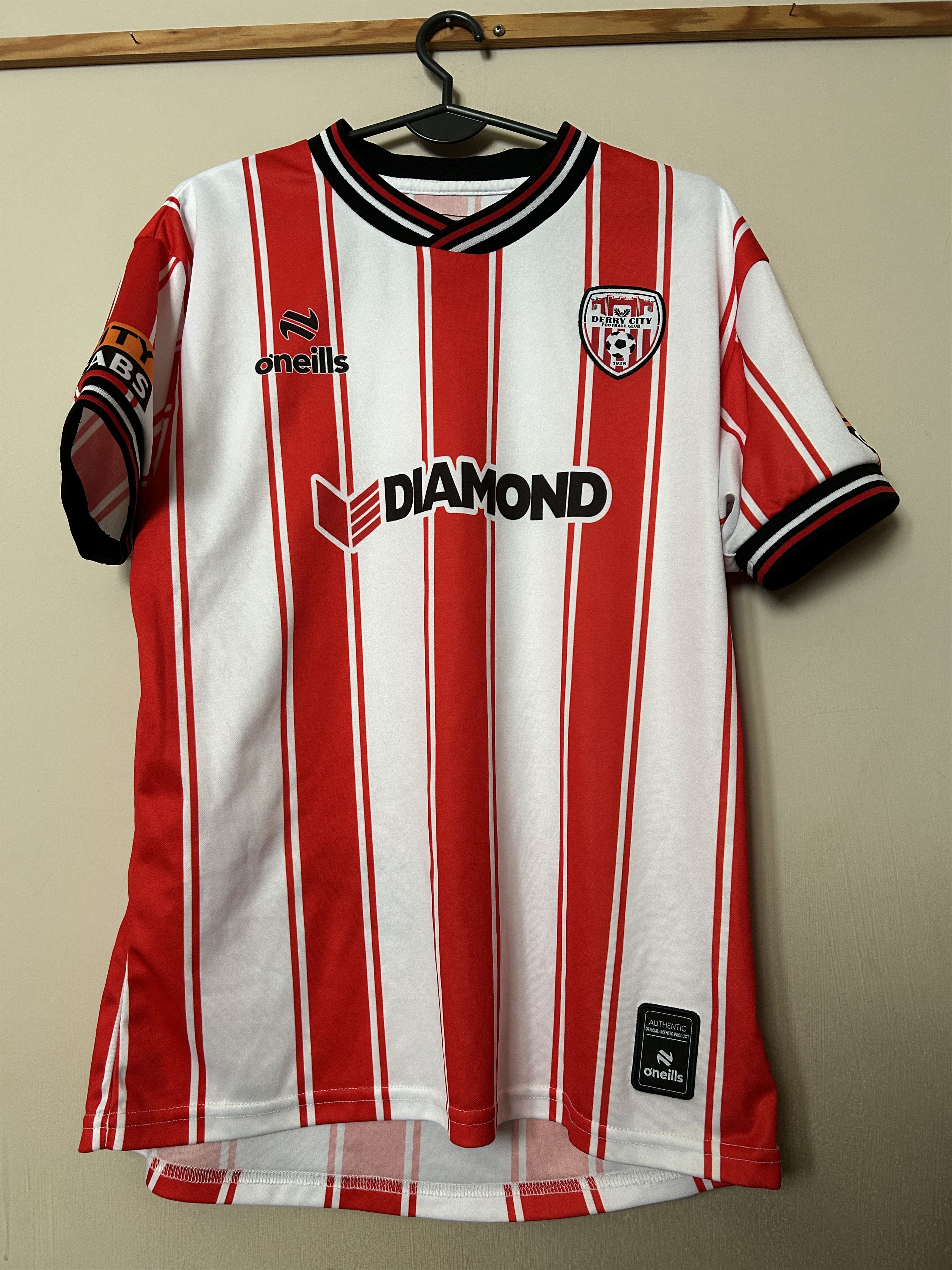O'Neills DERRY CITY F.C. Ireland - O'Neills - 2024 - M - UNIQUE Size US M / EU 48-50 / 2 - 1 Thumbnail