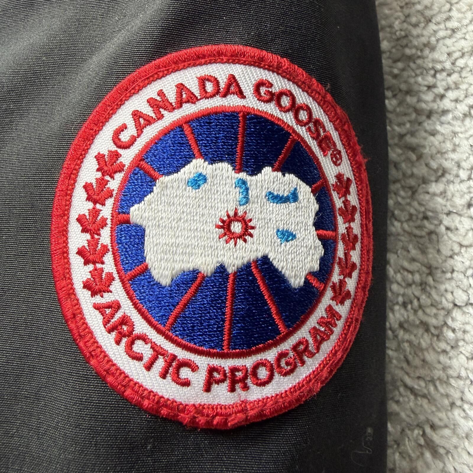 Canada Goose Canada Goose Chateau Size S Size US S / EU 44-46 / 1 - 6 Thumbnail