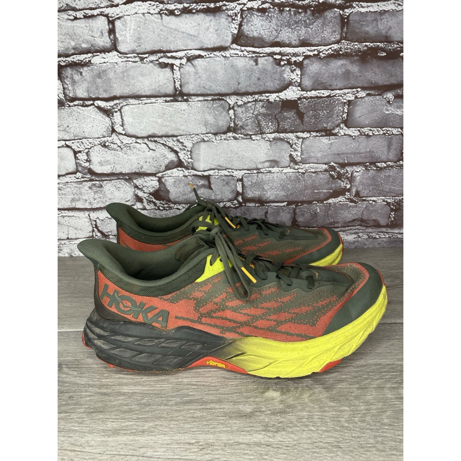Hoka Hoka One Speedgoat 5 Thyme Fiesta Gray Fabric Red Yellow Gym Size US 12 / EU 45 - 20 Thumbnail