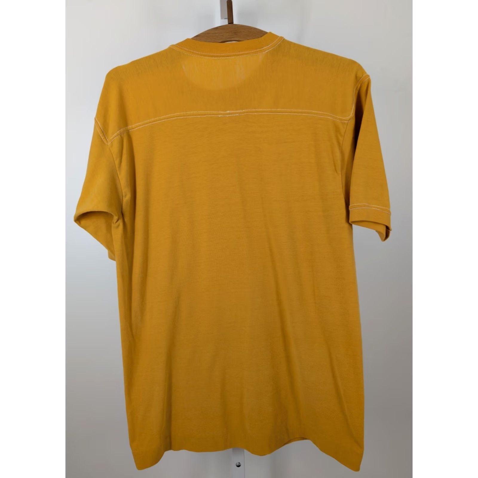 Vintage VINTAGE 1970s Yellow Single Stitch Sportswear Cotton Football T Shirt Unbranded Unisex 38 Chest Short Sleeve 28 Length 19 Pit to Pit Size US M / EU 48-50 / 2 - 3 Thumbnail