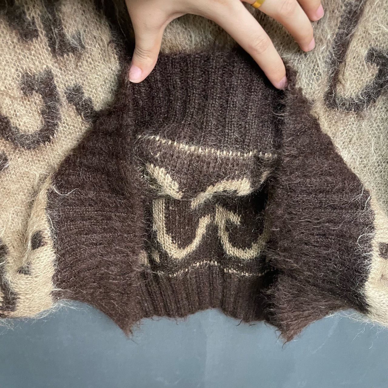 Gucci Gucci Brown horsehair sweater 2501-Nextarrow Size US M / EU 48-50 / 2 - 3 Thumbnail