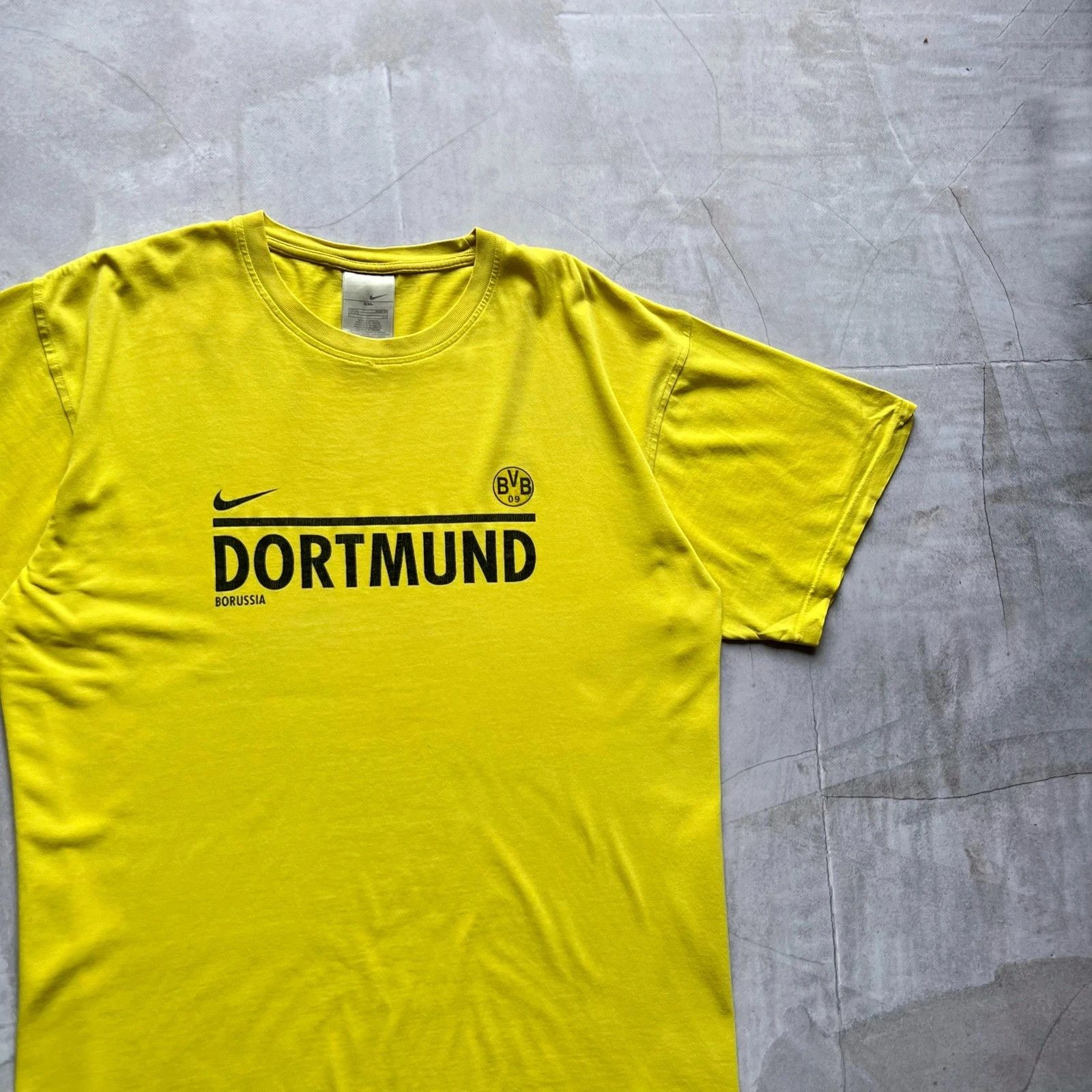 Nike vintage 2004/05 Nike Borussia Dortmund t shirt soccer jersey Size US XL / EU 56 / 4 - 3 Thumbnail