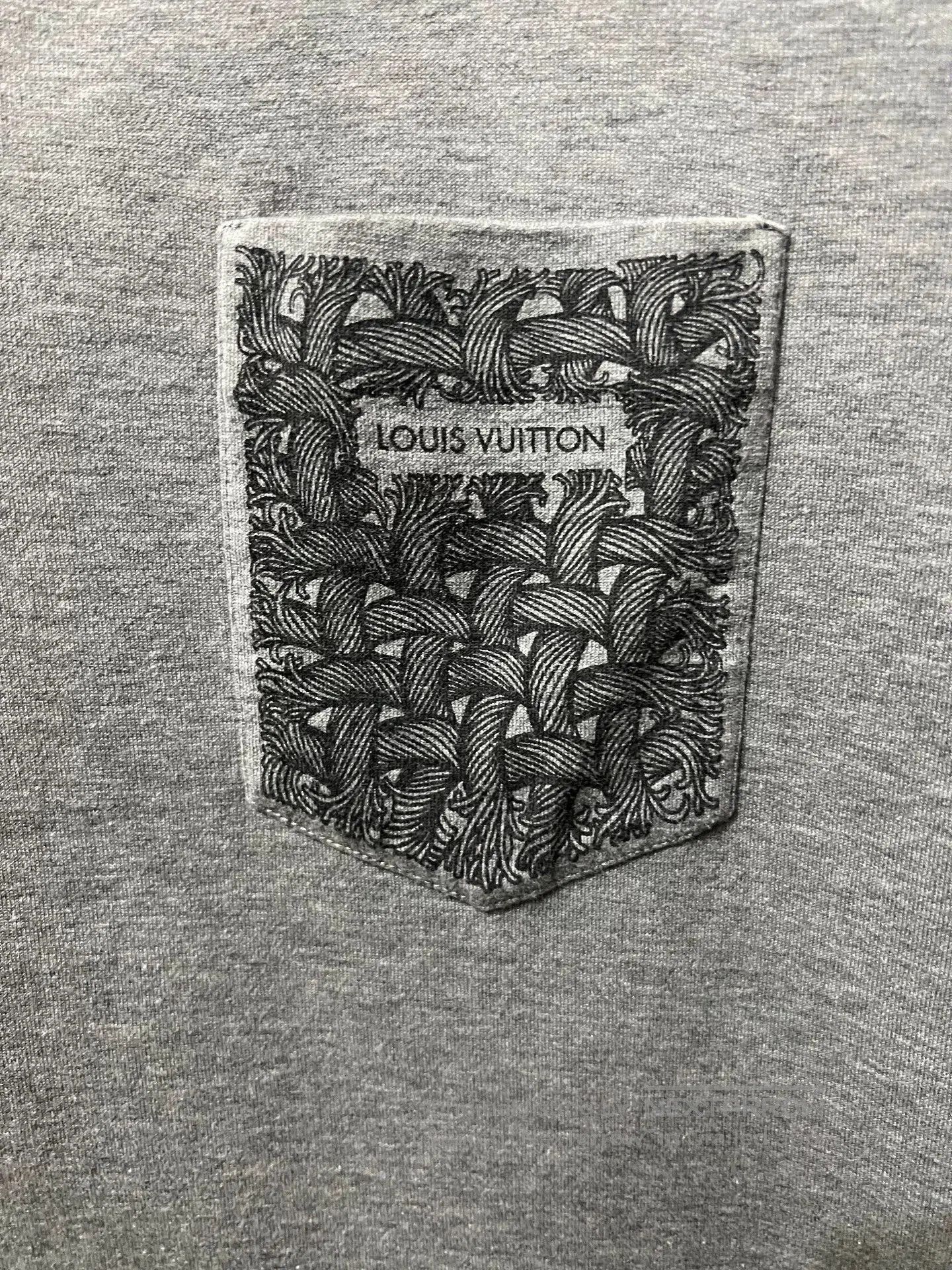 Louis Vuitton Louis Vuitton Men's Casual Short. Size US S / EU 44-46 / 1 - 2 Thumbnail