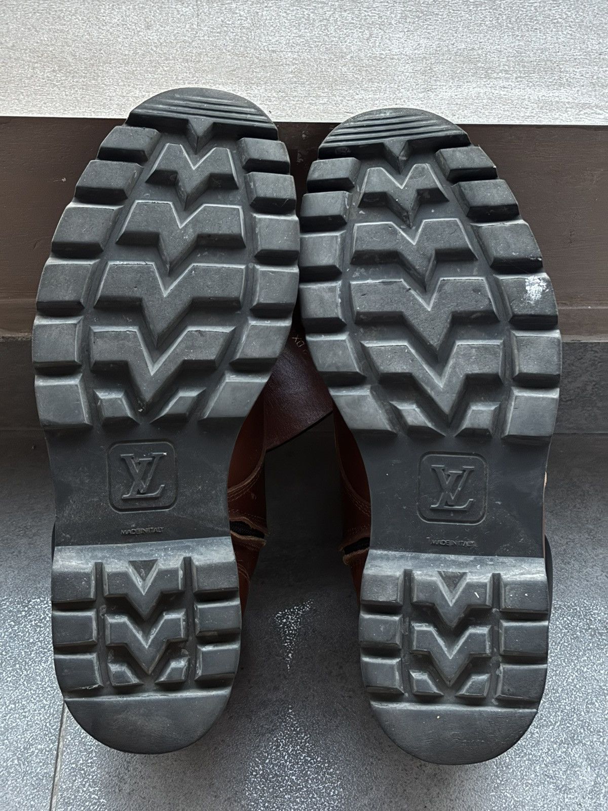 Louis Vuitton Louis Vuitton made monogram leather boots Size US 8 / EU 41 - 22 Thumbnail