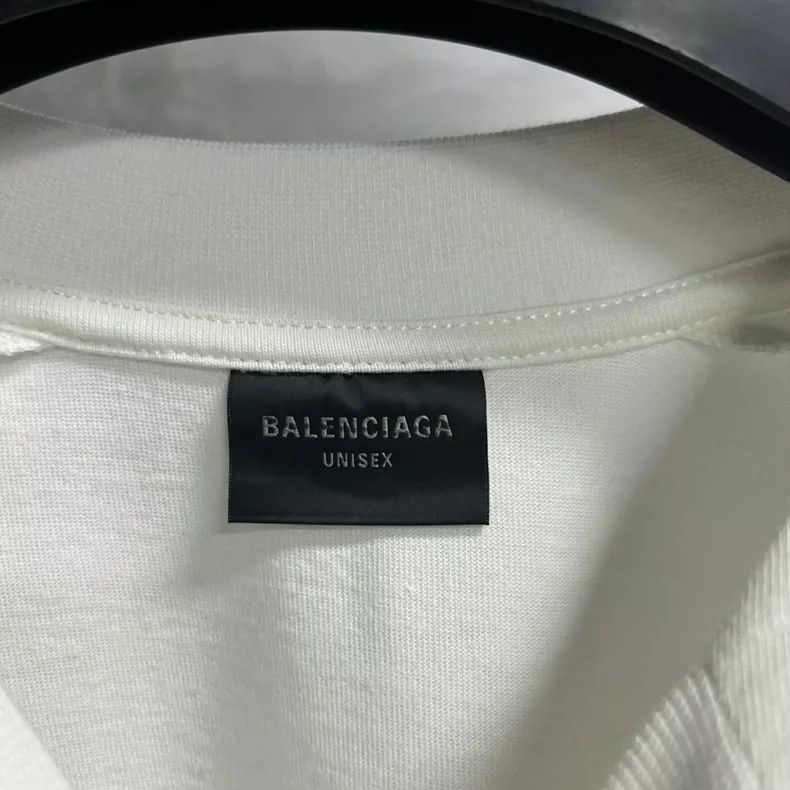 Balenciaga Balenciaga size 3 White Logo monogrammed printed crew neck Size US M / EU 48-50 / 2 - 3 Thumbnail