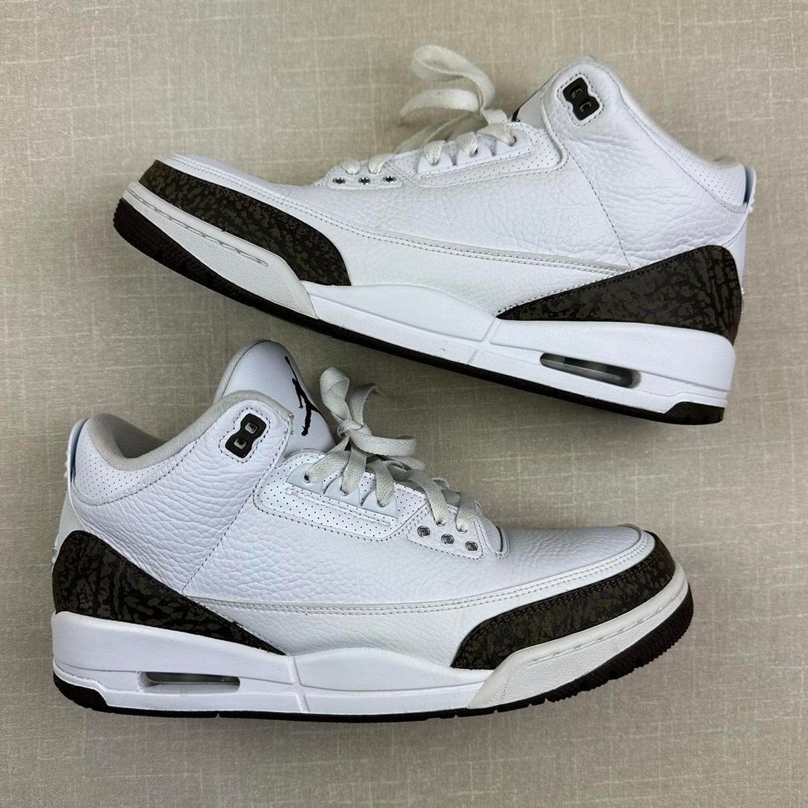 Jordan Brand 2018 Jordan 3 "Mocha" Size US 11.5 / EU 44-45 - 2 Thumbnail