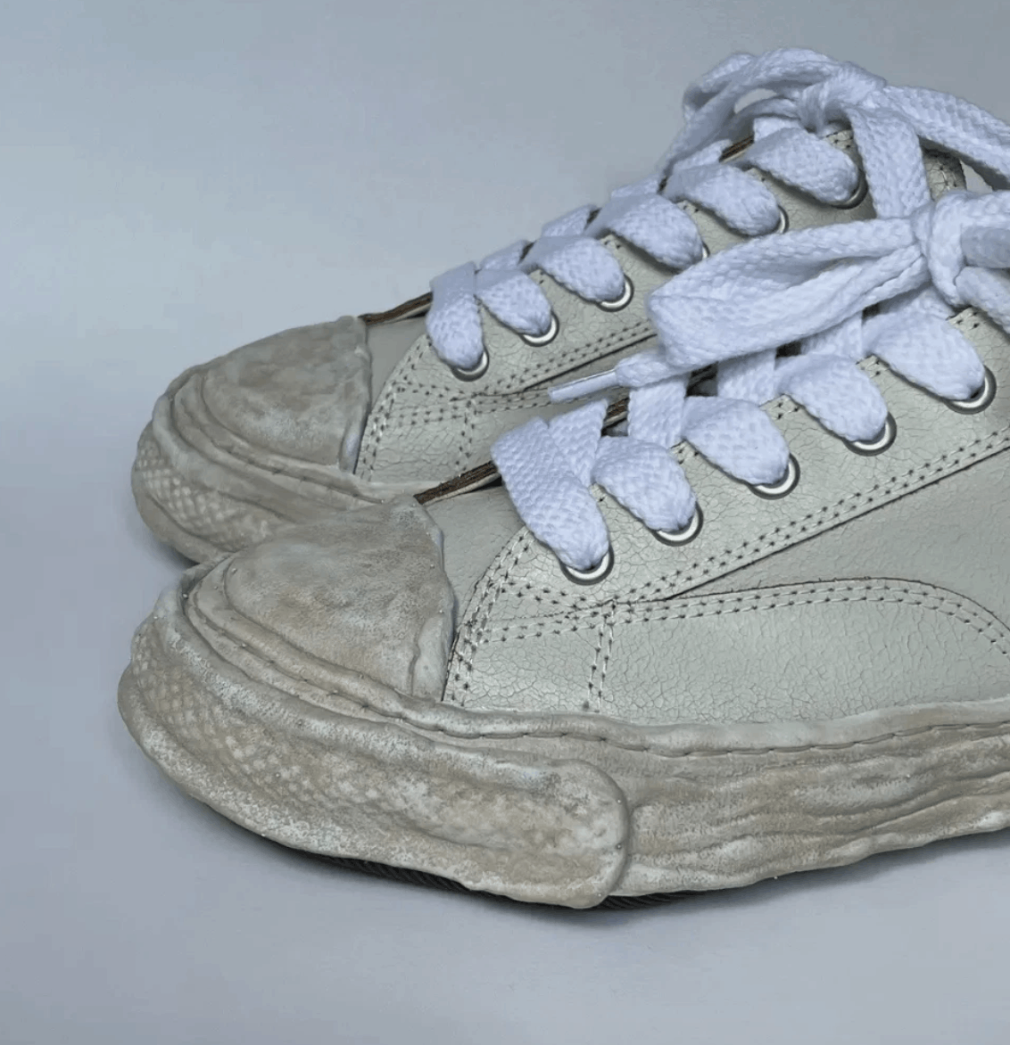Maison MIHARA YASUHIRO Cream Cracked Leather ‘Peterson’ Sneakers Size US 10 / EU 43 - 3 Thumbnail