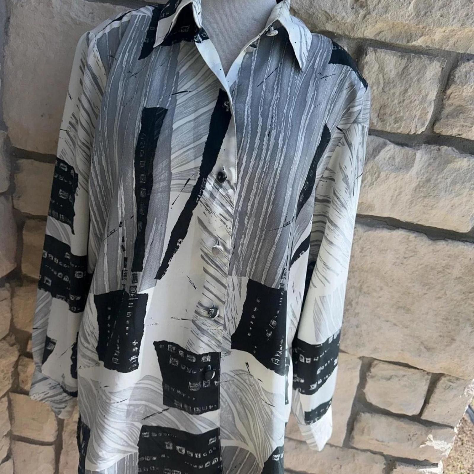 Other Black and white vintage button-up shirt style Size M / US 6-8 / IT 42-44 - 1 Thumbnail