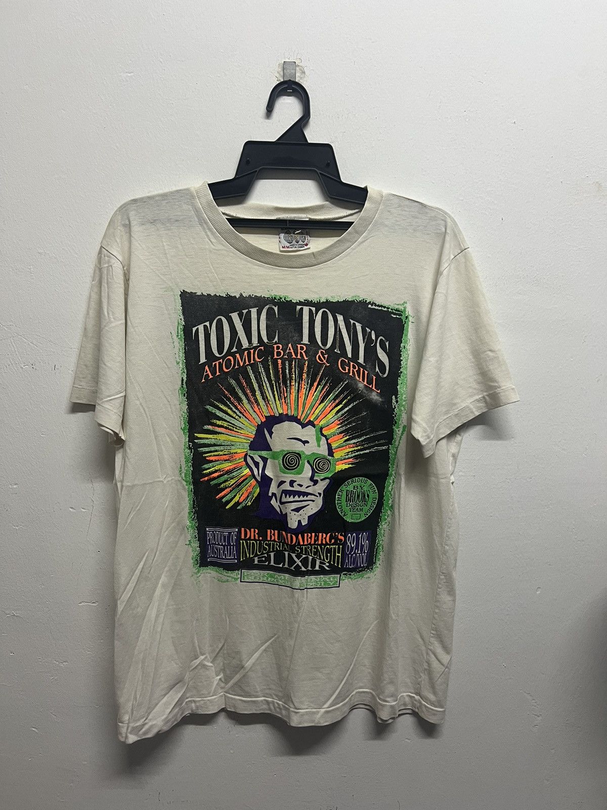 Vintage Vintage 90’s Toxic Tony’s Bar And Grill Tee Size US L / EU 52-54 / 3 - 1 Thumbnail