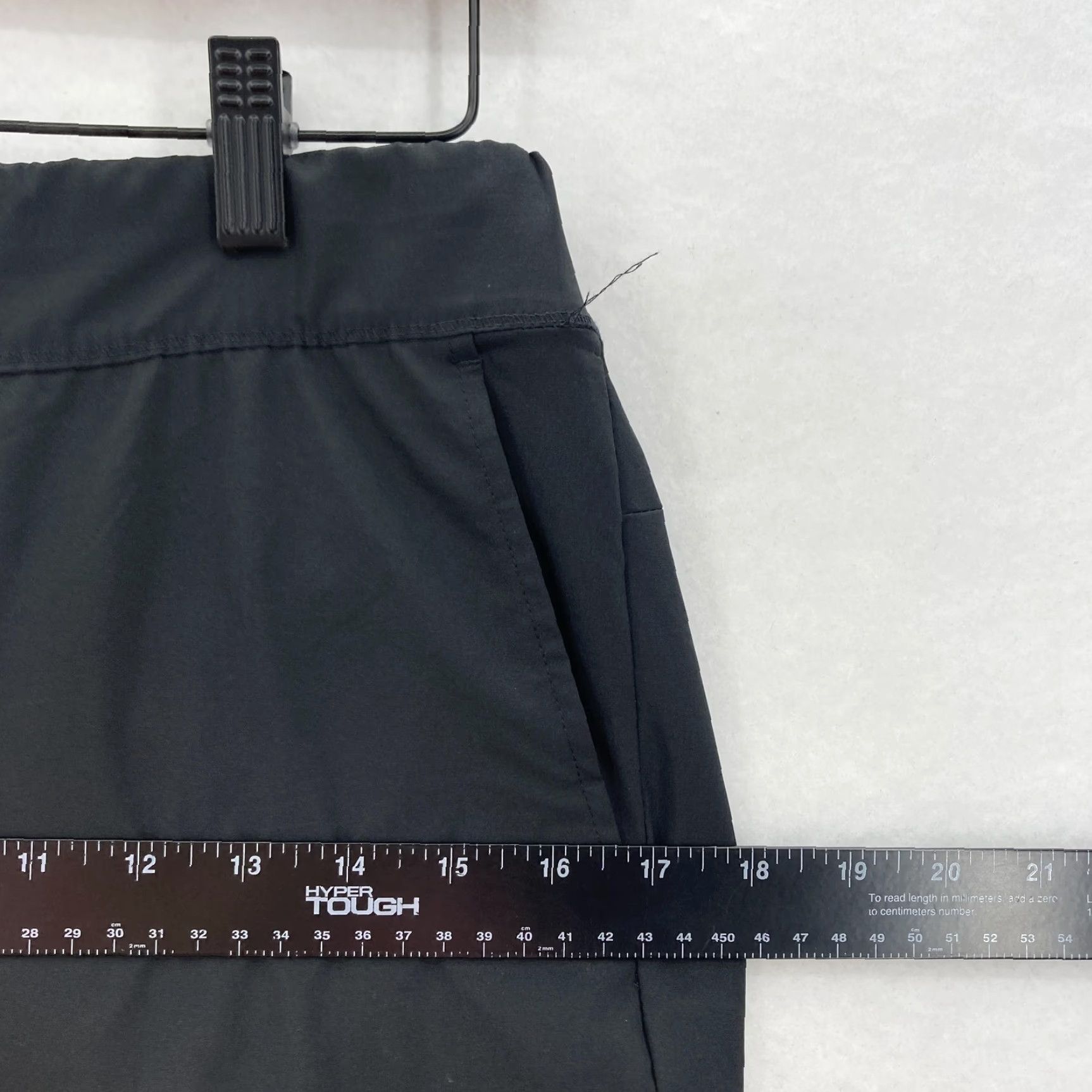 Tommy Bahama Tommy Bahama Golf Pants Womens Medium Black Performance Stretch Tapered Ankle Size 32" / US 10 / IT 46 - 7 Thumbnail