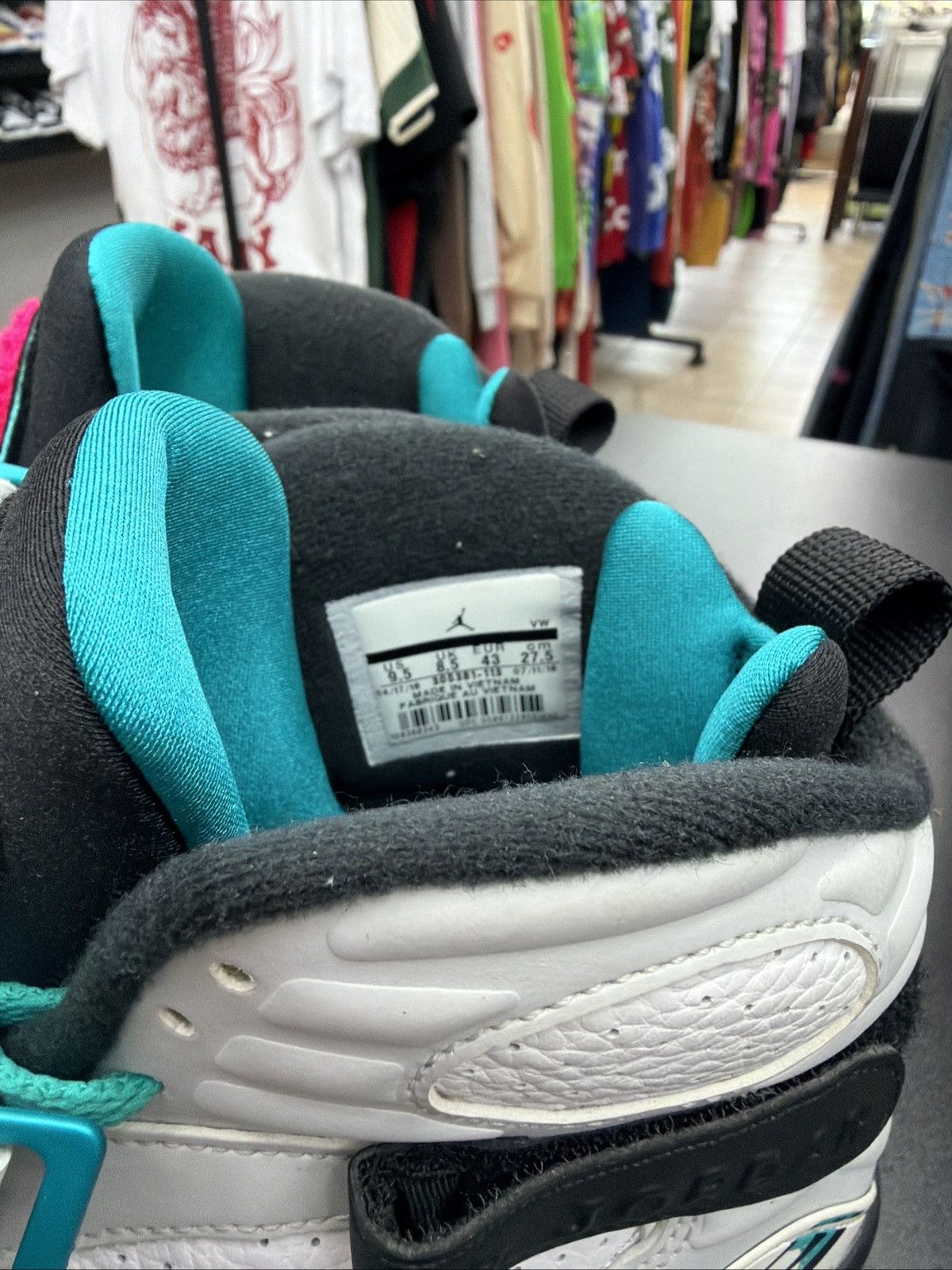 Jordan Brand Nike Air Jordan 8 Retro South Beach OG VIII 305381–113 Size US 9.5 / EU 42-43 - 22 Thumbnail