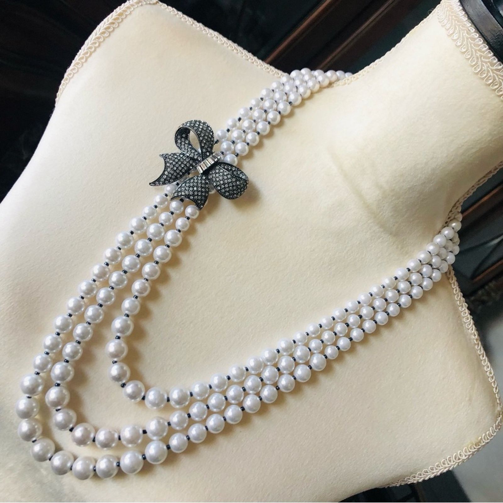 Jewelry R.J. Graziano triple strand graduated white pearl necklace Size ONE SIZE - 1 Thumbnail