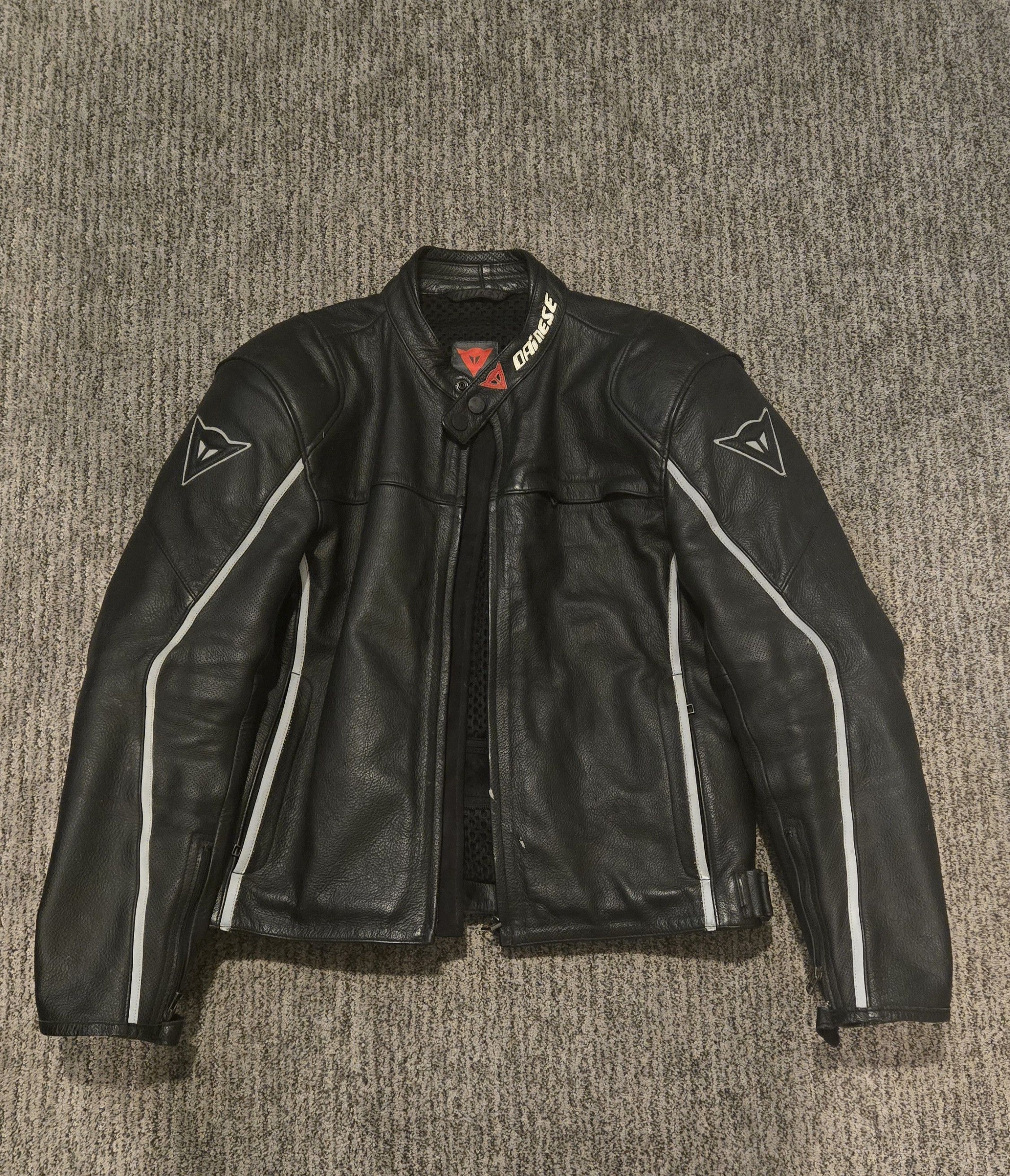 Dainese MENS LEATHER MOTORCYCLE JACKET Size US XL / EU 56 / 4 - 1 Thumbnail