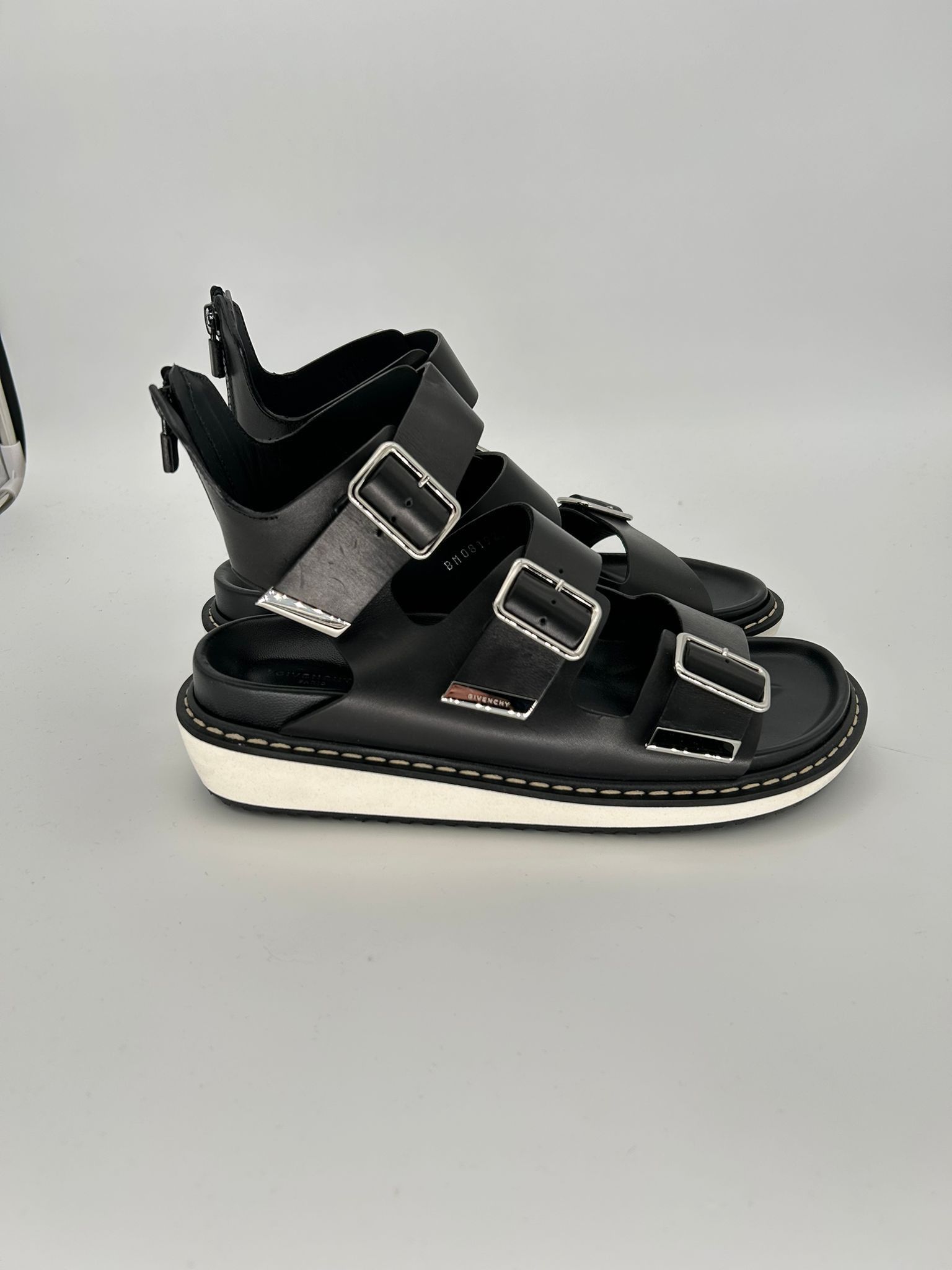 Givenchy Givenchy Black Leather Belted Sandals Size US 8 / EU 41 - 2 Thumbnail