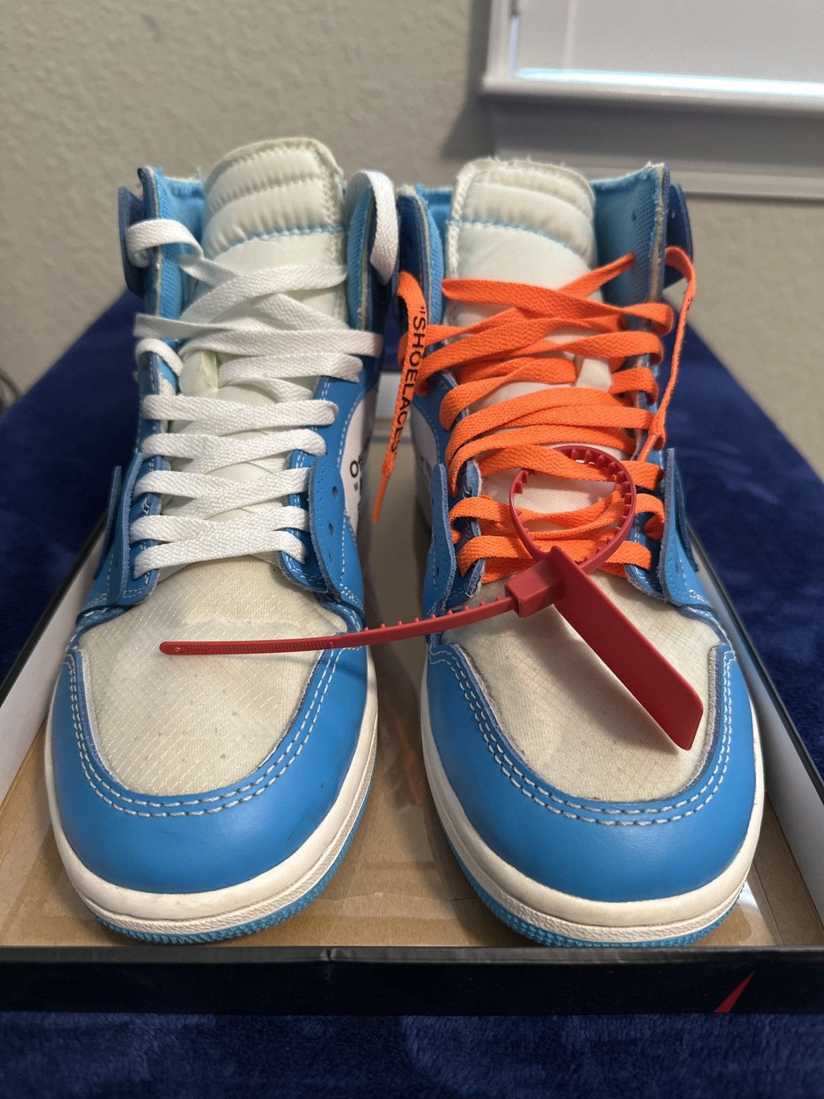Off-White AIR JORDAN 1 x OFF-WHITE UNC Size US 9.5 / EU 42-43 - 3 Thumbnail