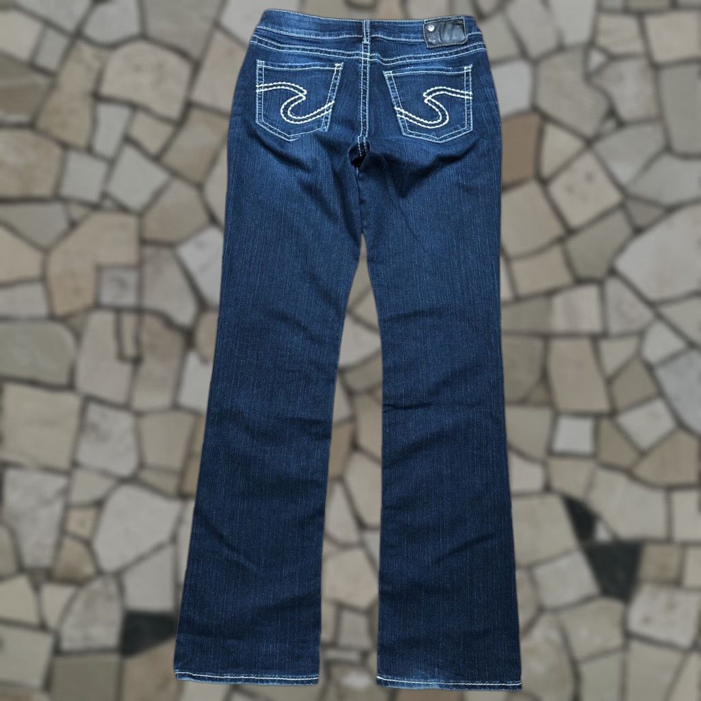 Vintage VINTAGE Silver Suki High Slim Boot Cut Dark Wash Denim Jeans Womens 29 X 32 Jeans Women Slim Bootcut Dark Wash Blue Embroidered Logo 5-Pocket Stretch Size 29" - 1 Thumbnail