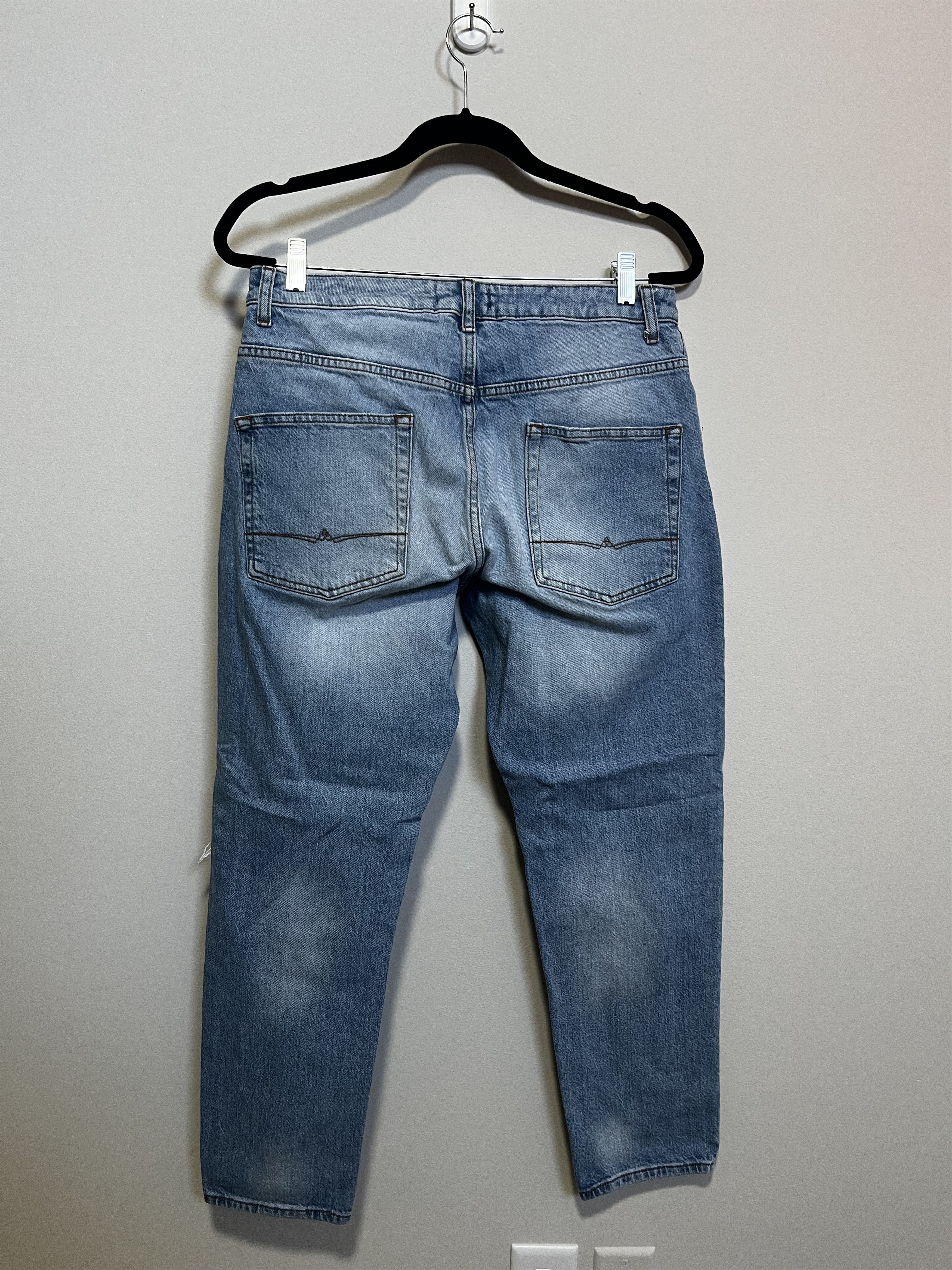 Asos ASOS Design Ripped Relaxed Fit Jeans in Blue Wash (W32 L30) Size US 32 / EU 48 - 2 Thumbnail