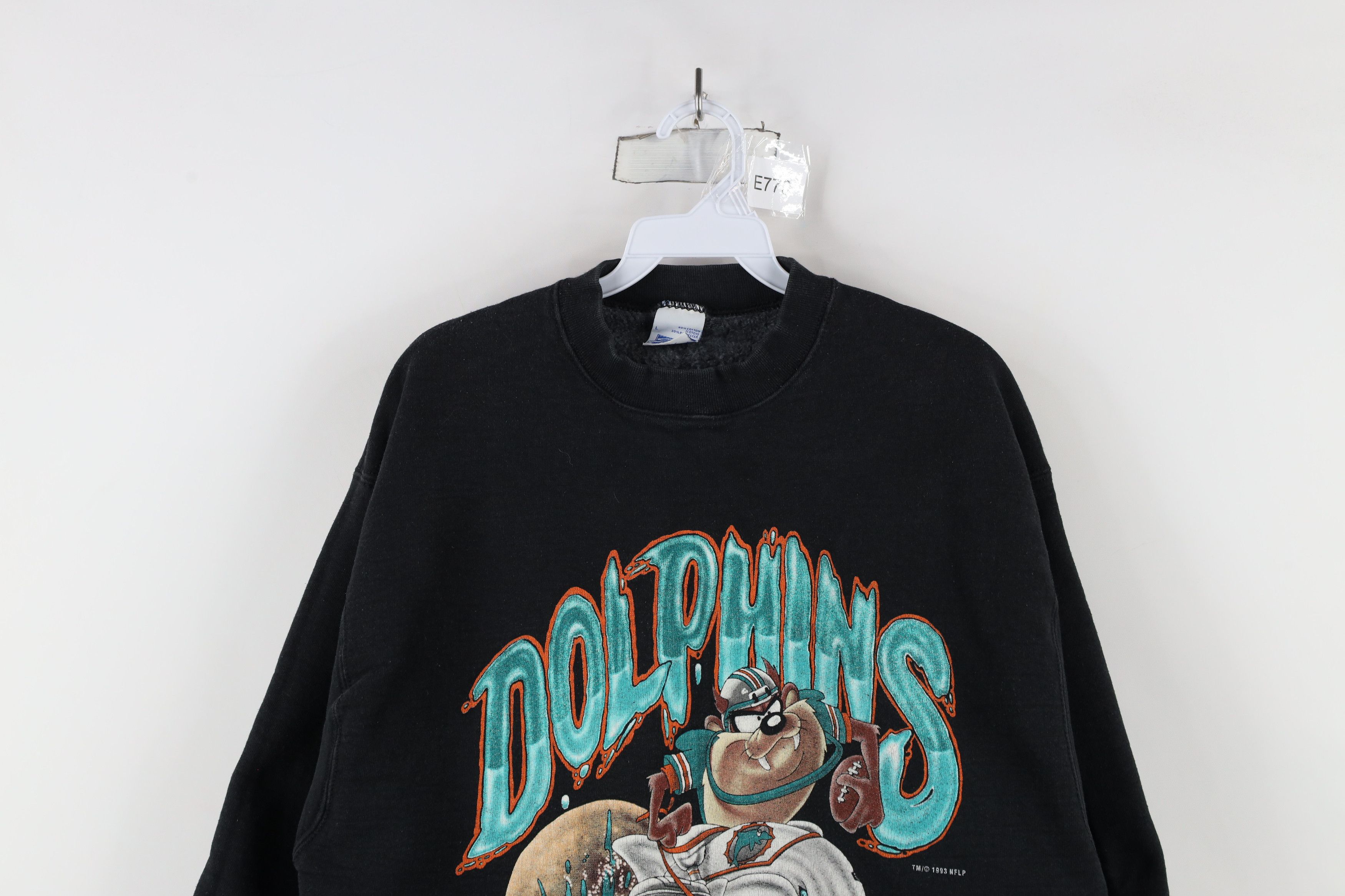 Vintage Vintage 90s Tazmanian Devil Dolphins Football Sweatshirt Size US L / EU 52-54 / 3 - 2 Thumbnail
