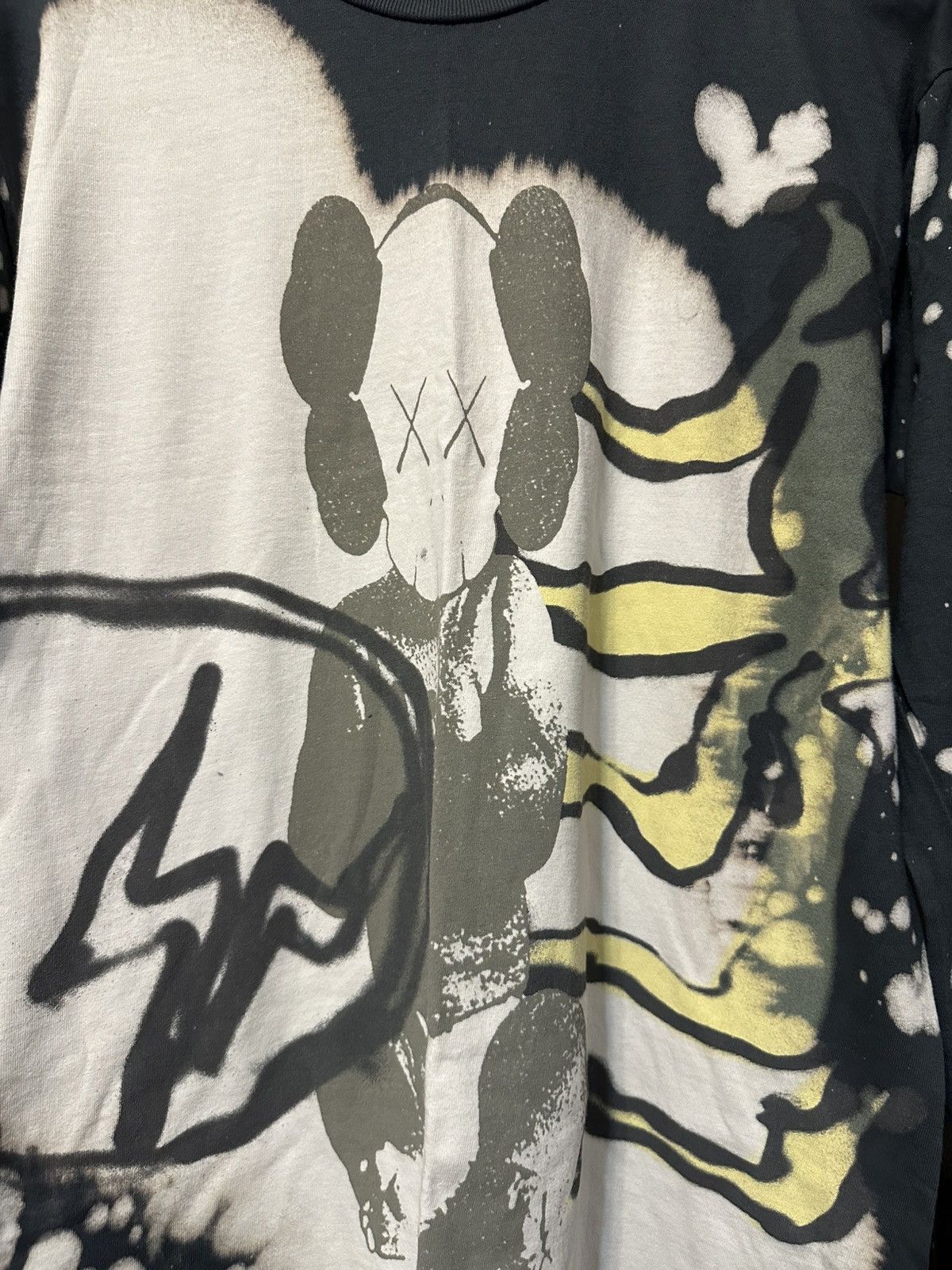 Fragment Design × Kaws × Travis Scott Travis Scott x Fragment x Kaws long sleeve Size US M / EU 48-50 / 2 - 2 Thumbnail