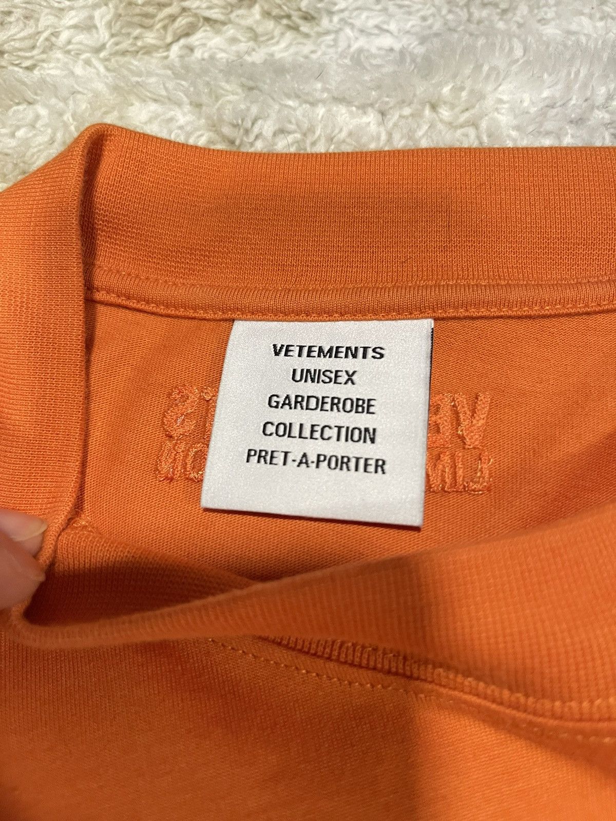 Vetements Vetements Hotter than your exBetter than your next T Shirt Size US L / EU 52-54 / 3 - 3 Thumbnail