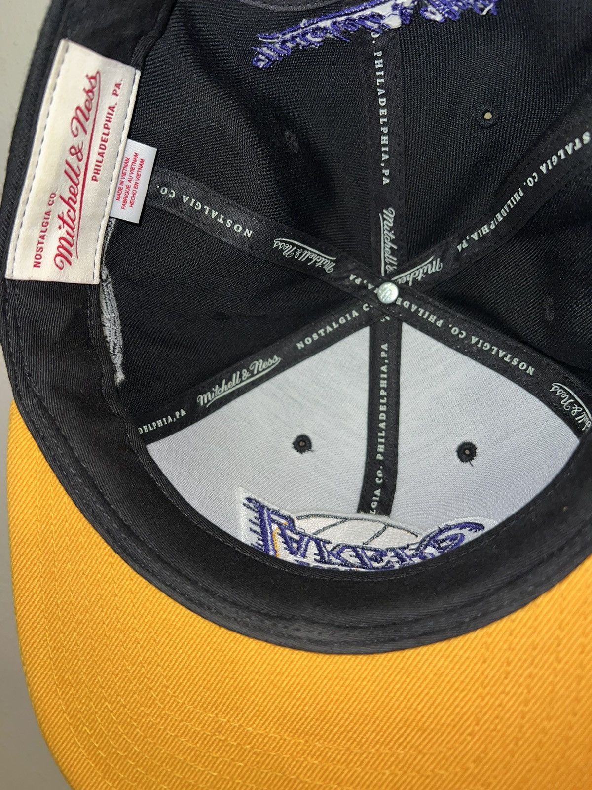 Mitchell & Ness × NBA Mitchell Ness Lakers Upside Down Hat Size ONE SIZE - 4 Thumbnail