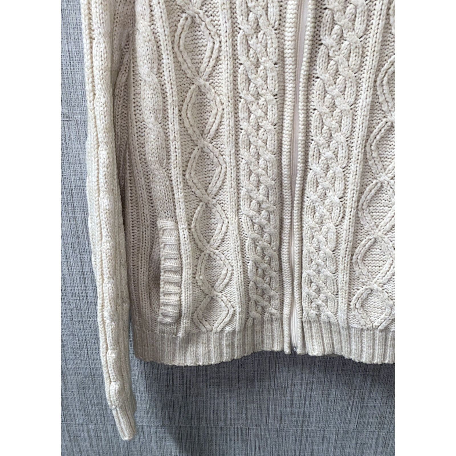 Vintage VINTAGE Bullums Mens Beige Acrylic Cable-Knit Full Zip Sweater M Full Zip Beige Mens Size M Bullums Sweater Size US M / EU 48-50 / 2 - 4 Thumbnail