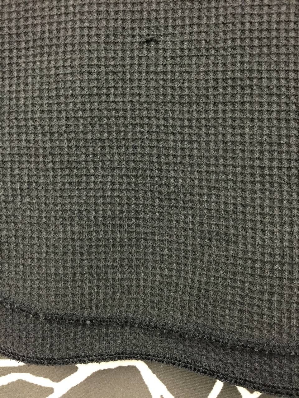 Uniqlo Uniqlo Waffle Knit Thermal Henley Long Sleeve Tee Size L Size US L / EU 52-54 / 3 - 4 Thumbnail