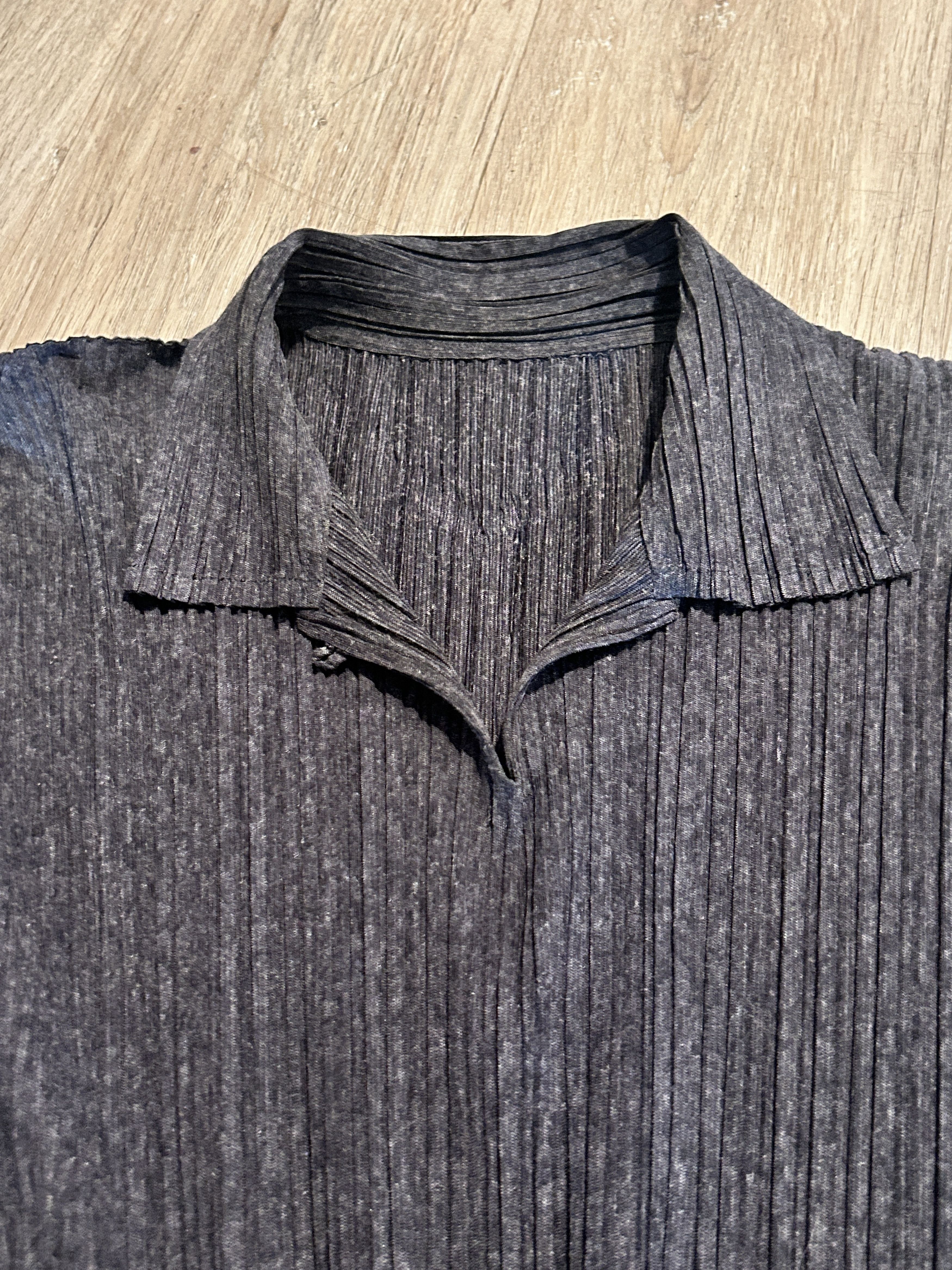 Pleats Please Issey Miyake Issey Miyake Pleats Please Grey Top Size US M / EU 48-50 / 2 - 2 Thumbnail
