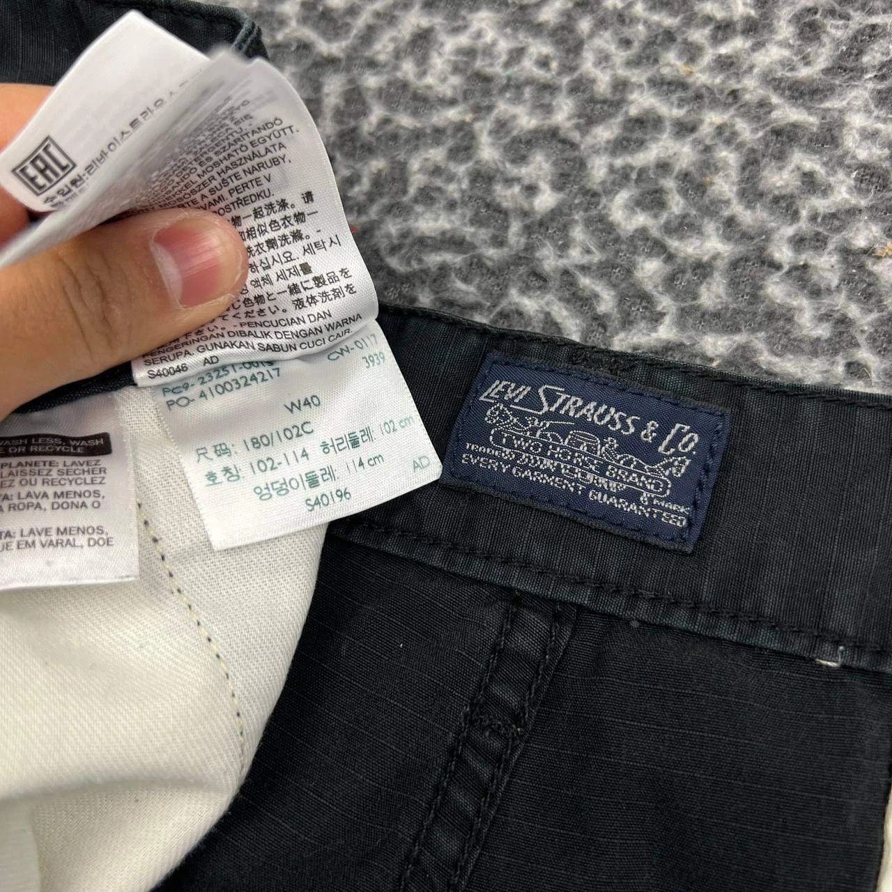 Levi's Levi's Cargo Shorts Men 40 Black Pockets Outdoor Cotton Size US 40 / EU 56 - 8 Thumbnail