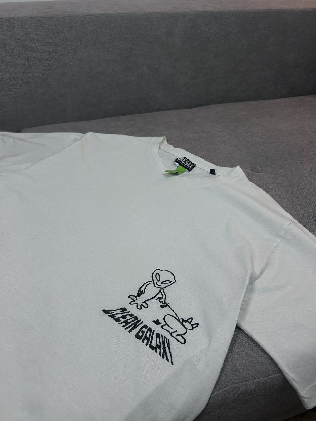 Other Diesel Clean Galaxy White Tee SZ L Size US L / EU 52-54 / 3 - 9 Thumbnail