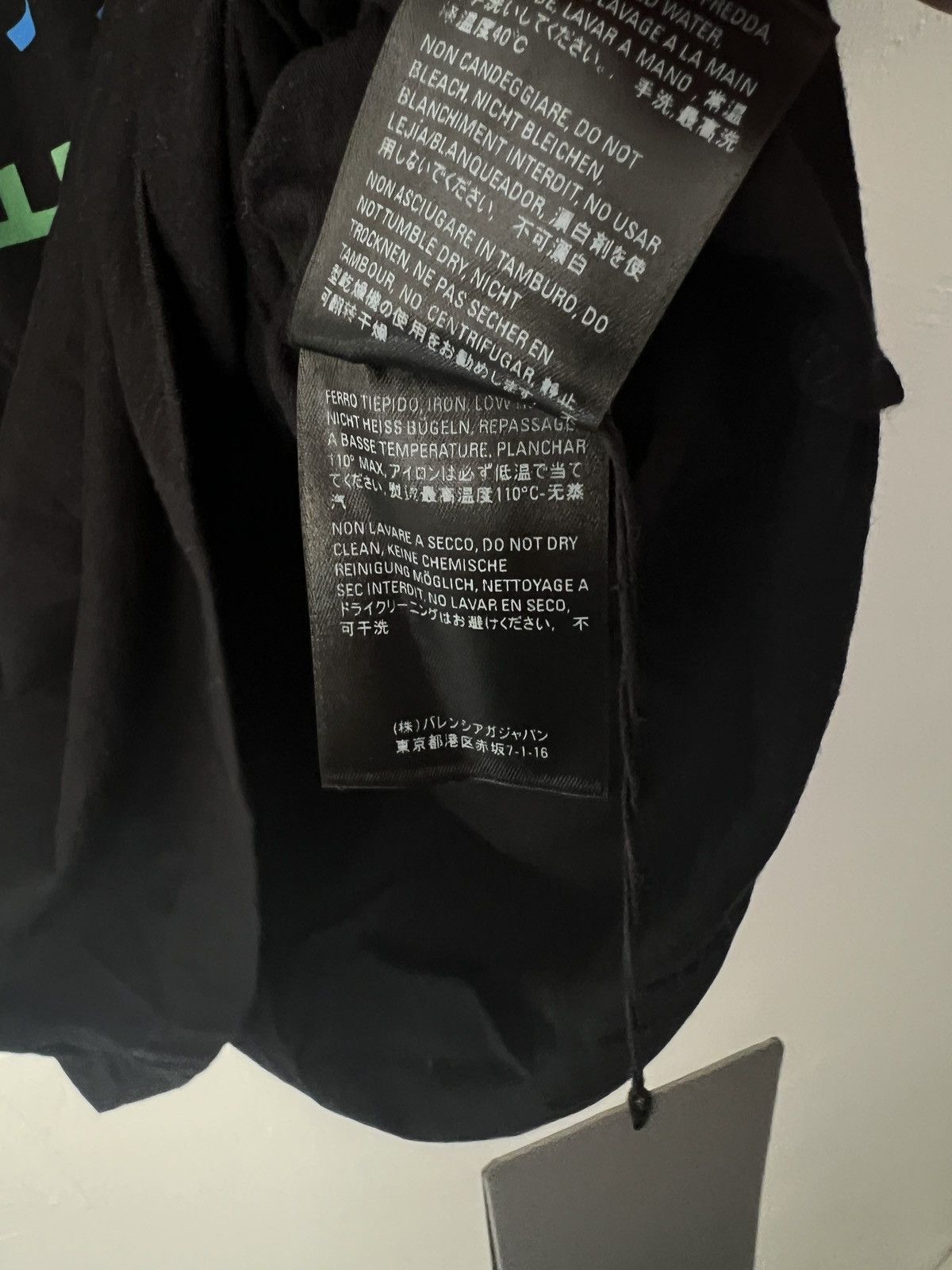 Balenciaga Balenciaga multi language logo t shirt Size US S / EU 44-46 / 1 - 6 Thumbnail