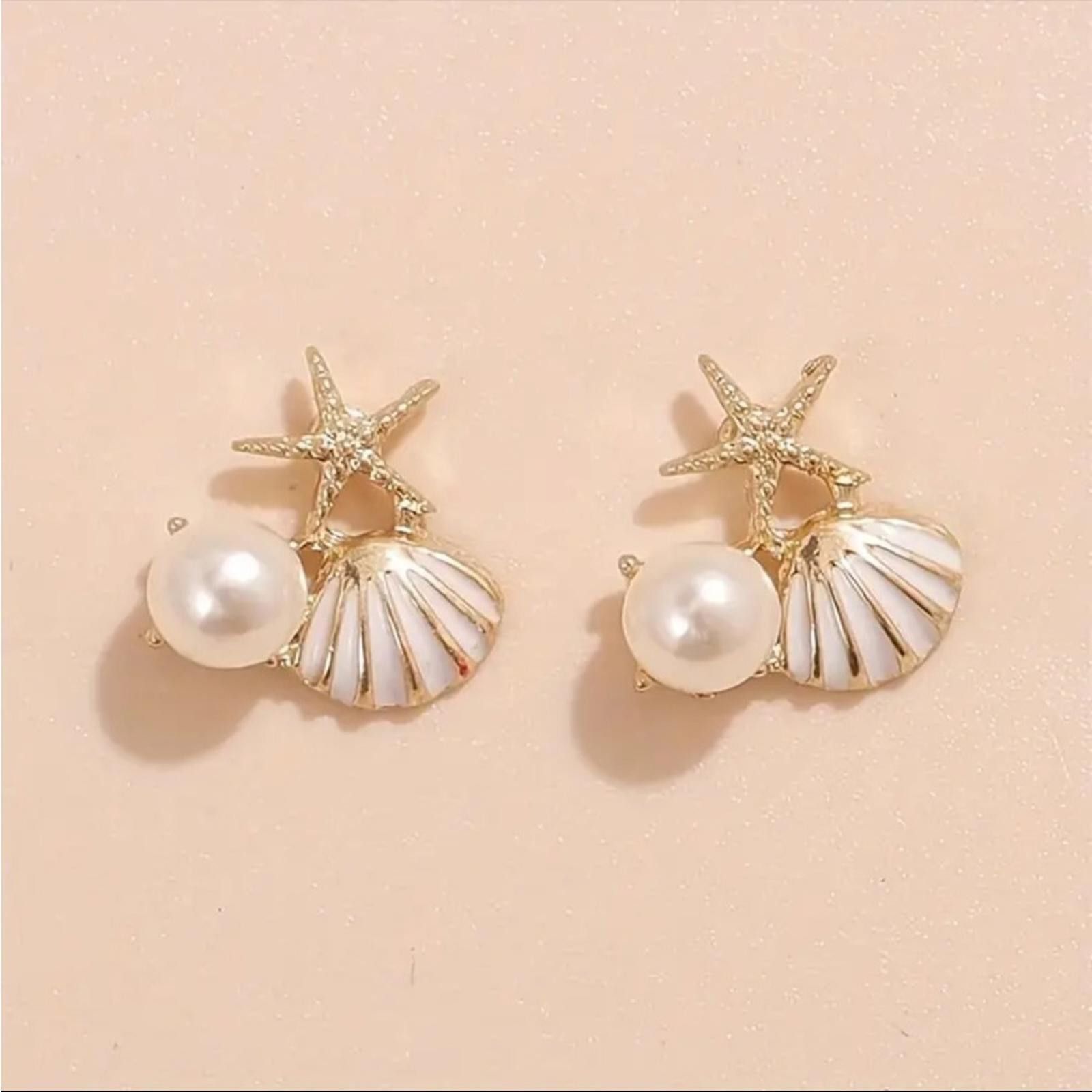 Designer Gold and Silver Starfish Shell Pearl Earrings Size ONE SIZE - 3 Thumbnail