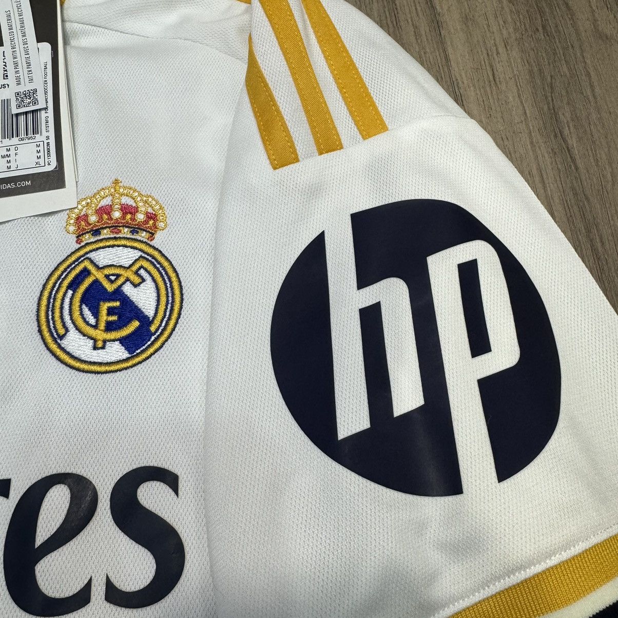 Adidas Real Madrid 23/24 C/L home shirt #5 Bellingham (bnwt) Size US M / EU 48-50 / 2 - 6 Thumbnail