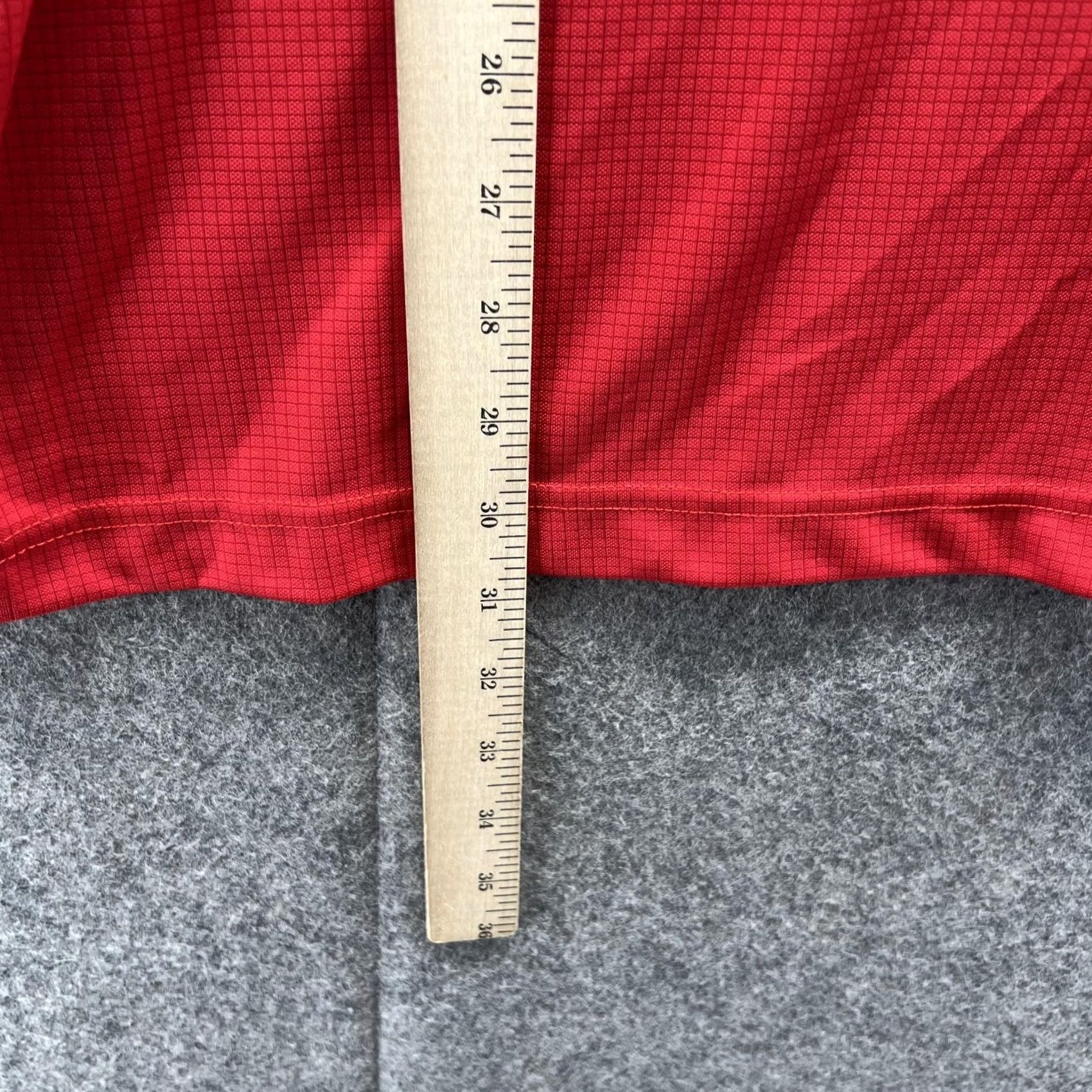 Izod Izod Polo Shirt Men XL Red Athletic Fit Polyester Golf Shirt LS Solid Pattern 46 Chest Club Sport Casual Size US XL / EU 56 / 4 - 6 Thumbnail