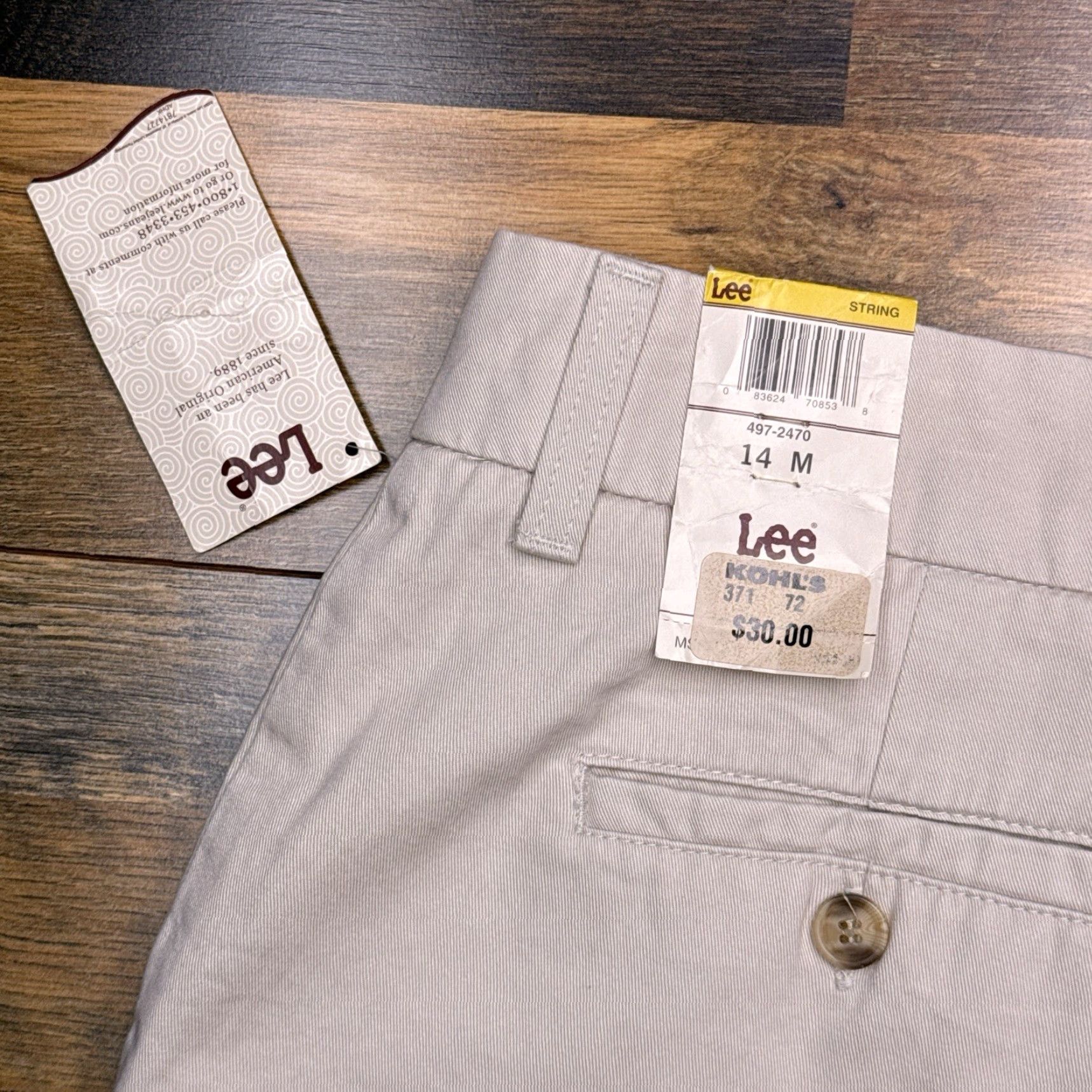 Lee Lee Shorts Womens 14M Khaki Beige Mid Rise Chino Casual Regular 4.5in Inseam Size 36" / US 14 / IT 50 - 7 Thumbnail