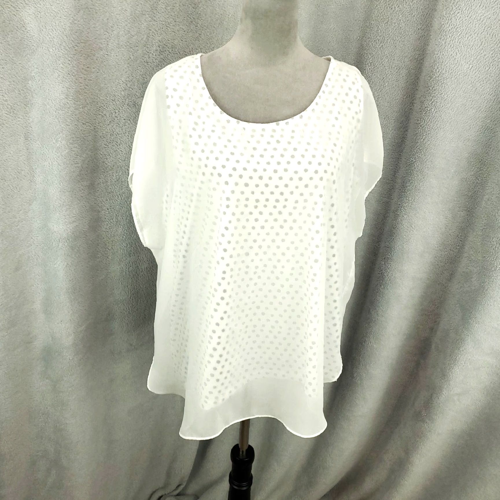 Vintage Chicos Womens Blouse XL White Polka Dot Short Flutter Sleeve Round Neck Pullover Lightweight Tunic Casual/Business M L Mens Womens Girls Boys Size XL / US 12-14 / IT 48-50 - 2 Thumbnail