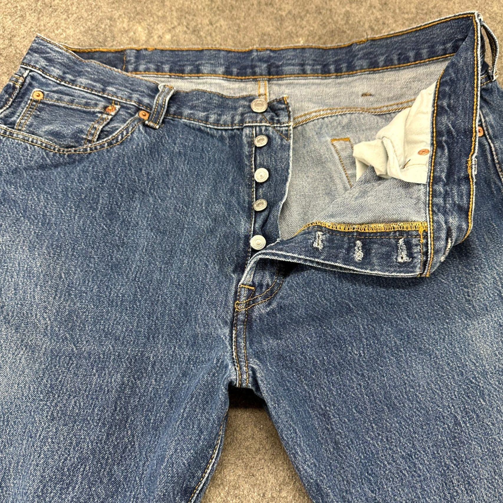 Levi's Levis 501 Jeans Mens 38x34 Blue Straight Leg Regular Fit Medium Wash Button Fly Regular Denim 5-Pocket Levis 501 Series Mens Jeans Blue Size US 38 / EU 54 - 2 Thumbnail