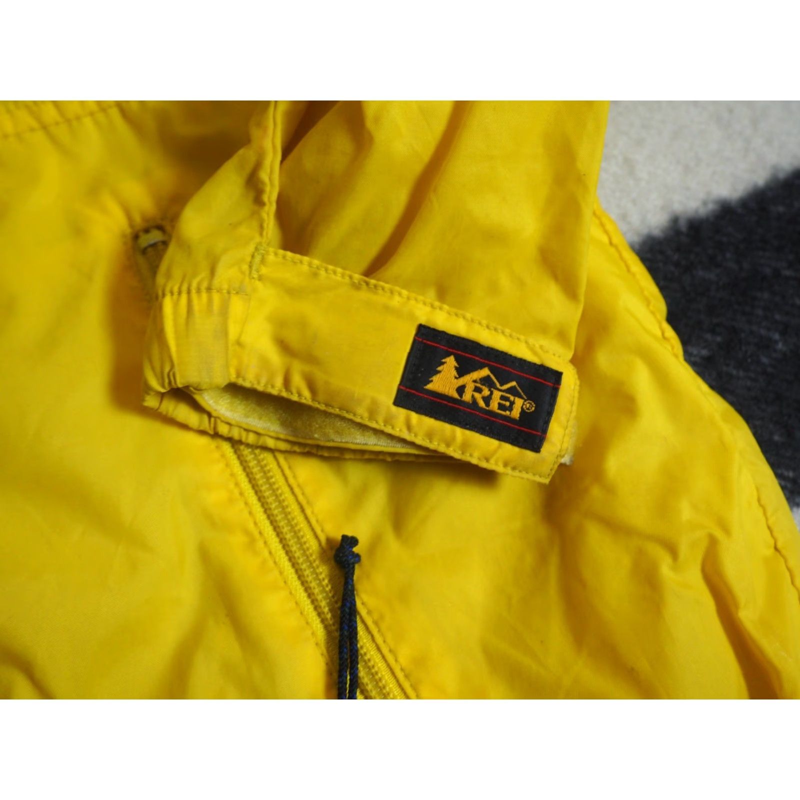 Vintage VINTAGE REI Jacket Outdoor Windbreaker 90s XS Mens Yellow Full Zip Nylon 90s Wind Shell Size US XS / EU 42 / 0 - 4 Thumbnail