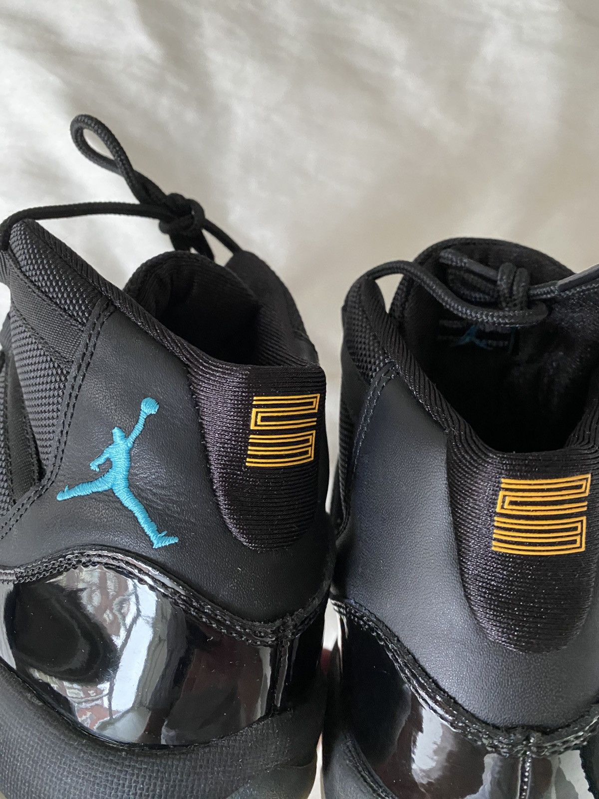 Jordan Brand × Nike Air Jordan XI Gamma Blue (GS) Size US 7 / EU 40 - 8 Thumbnail