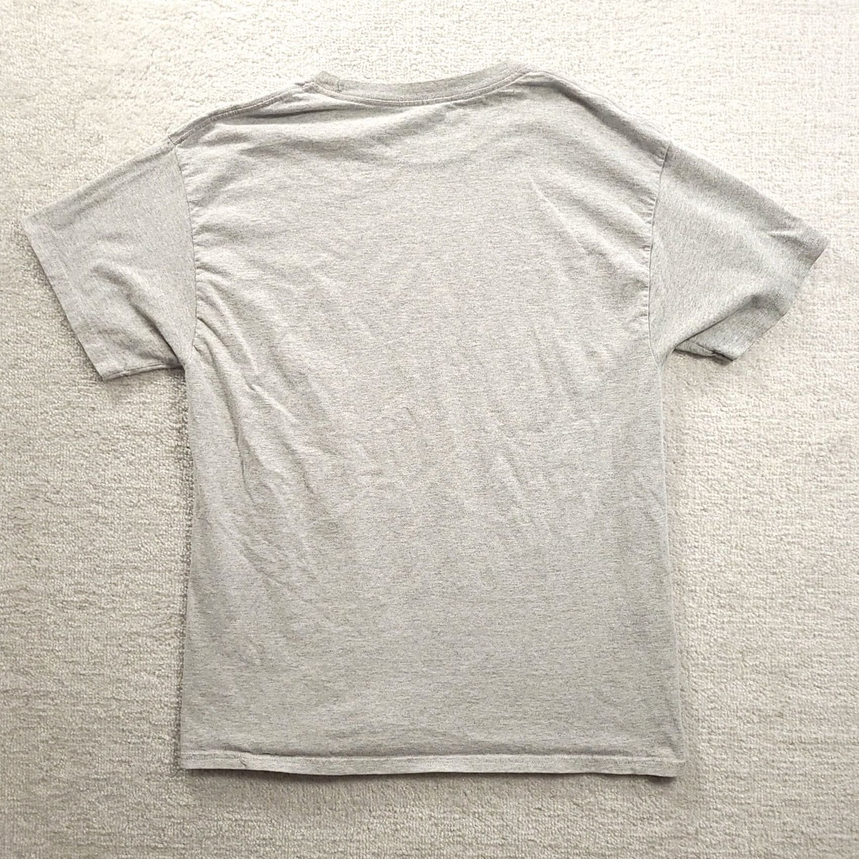 Champion Champion Mens Shirt Large Gray Spell Out Short Sleeve Basketball Logo Shirt Men L Gray 90s Vintage Not N/A Size US L / EU 52-54 / 3 - 7 Thumbnail
